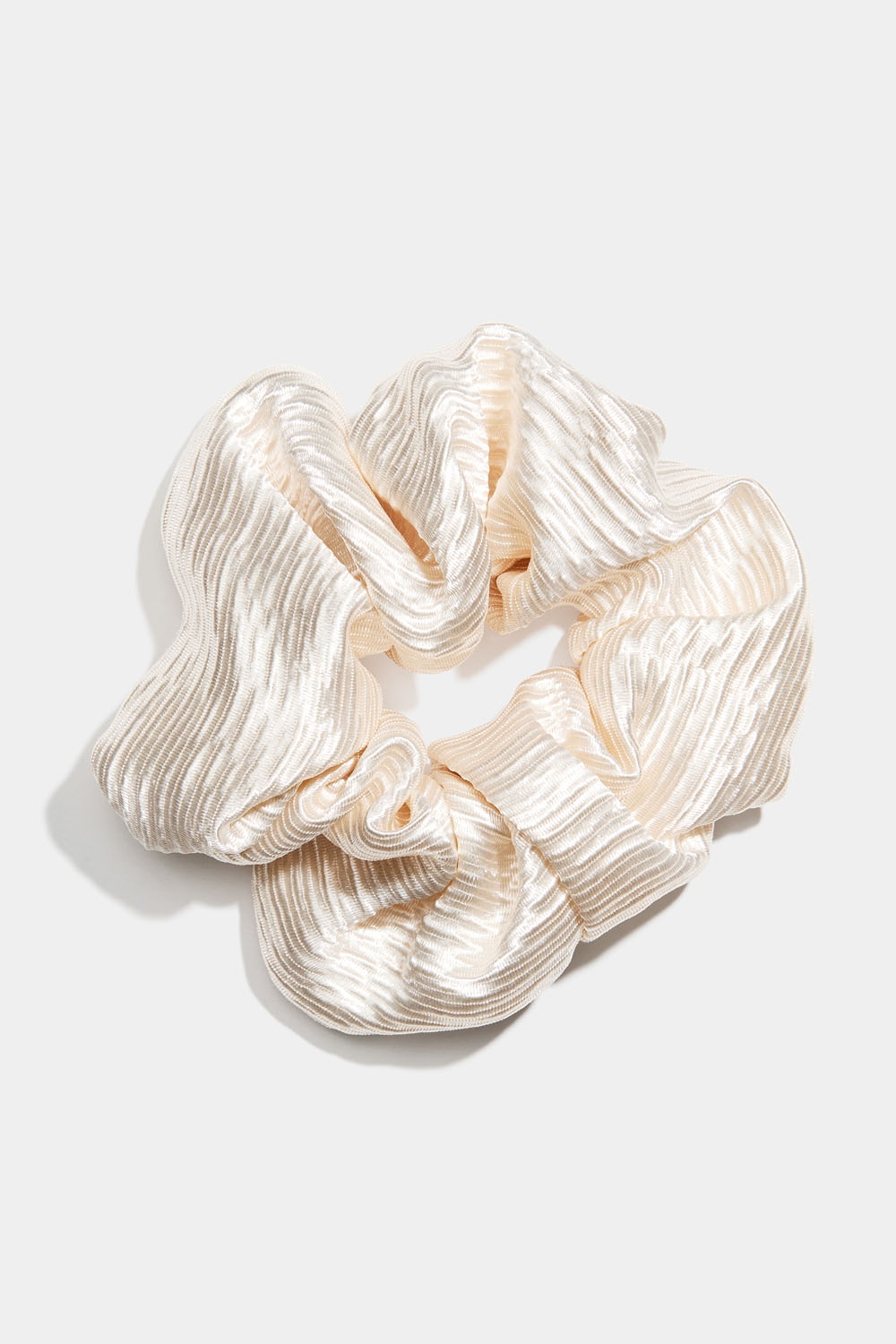 Beige, plissert scrunchie i gruppen Håraccessories / Scrunchies hos Glitter (332001393100)