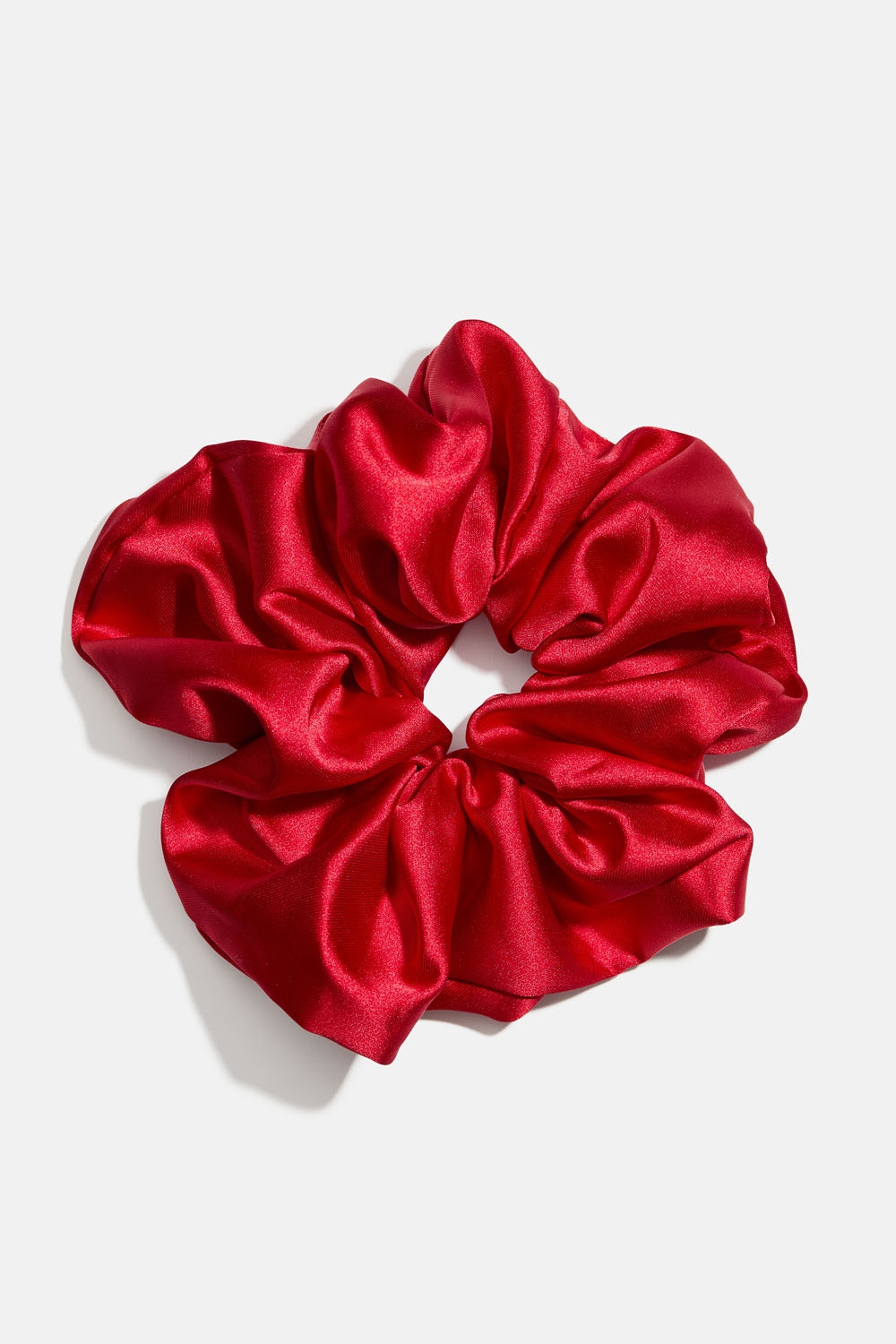 Rød scrunchie i blankt stoff i gruppen Store week / hos Glitter (332001536000)