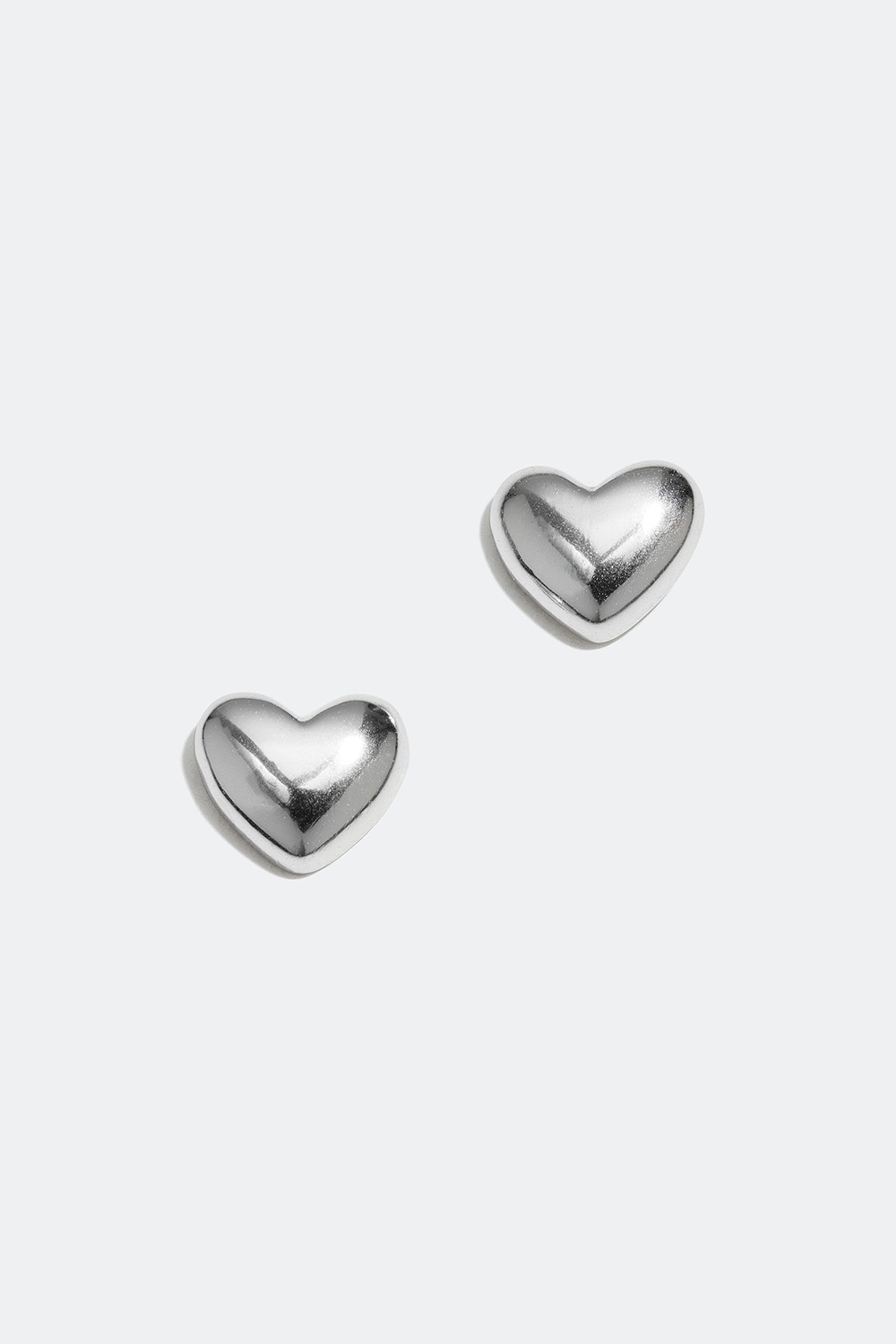 Små øredobber med hjerter i ekte sølv i gruppen Barn / Barnesmykker / Barneøredobber hos Glitter (405000091001)