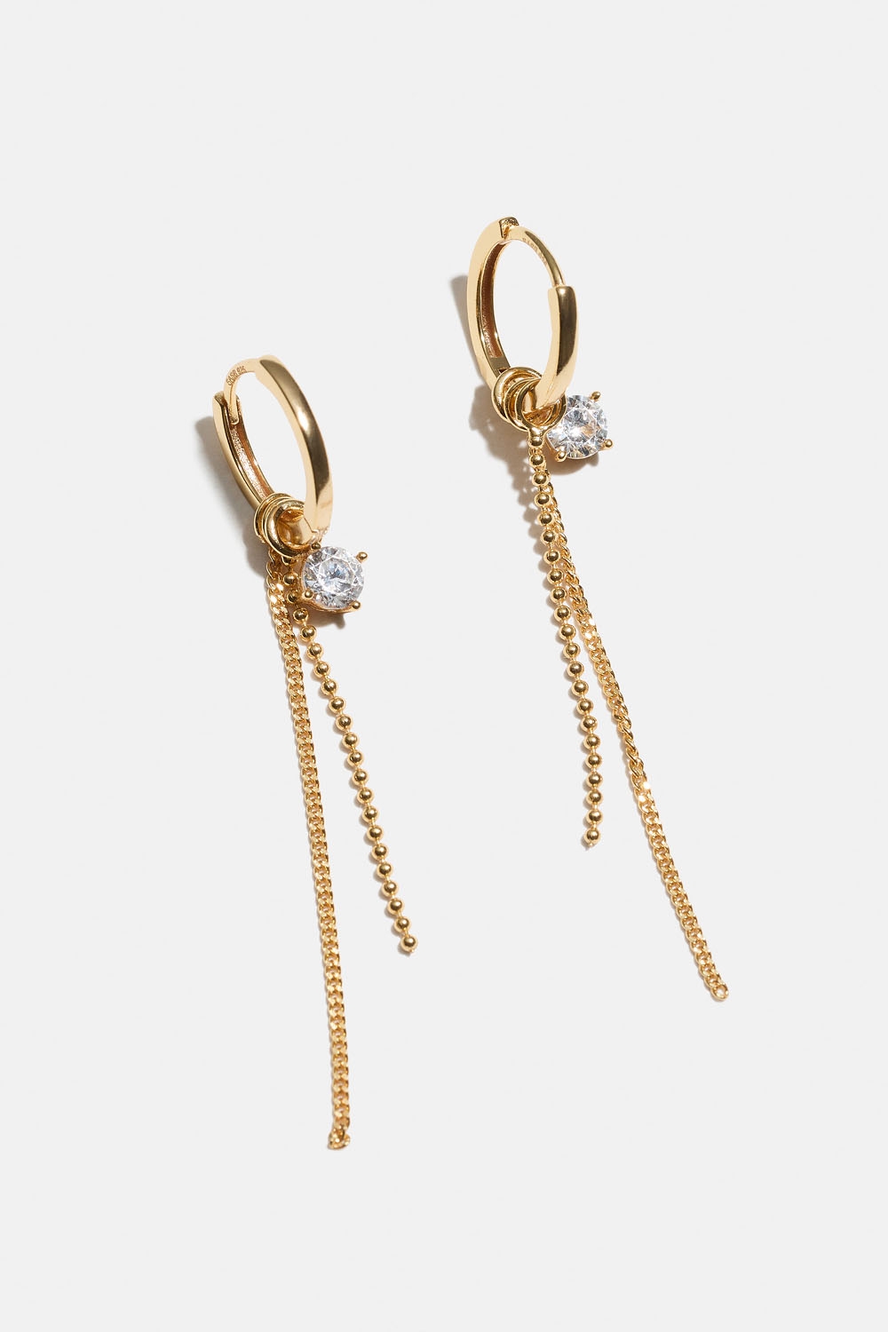Øredobber i 18k forgylt ekte sølv med lenker og Cubic Zirconia i gruppen 18 K Gullbelagt sølv / Øredobber i 18 K gull hos Glitter (553004302002)