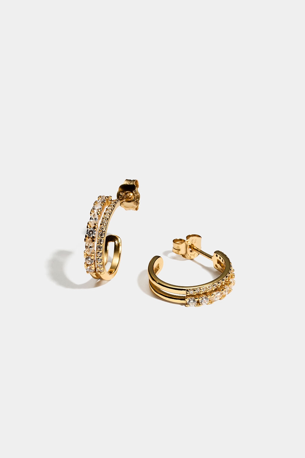 Doble hoops i 18k gullbelagt ekte sølv med kubisk zirkonia i gruppen Smykker / Øredobber / Øreringer hos Glitter (553004912002)