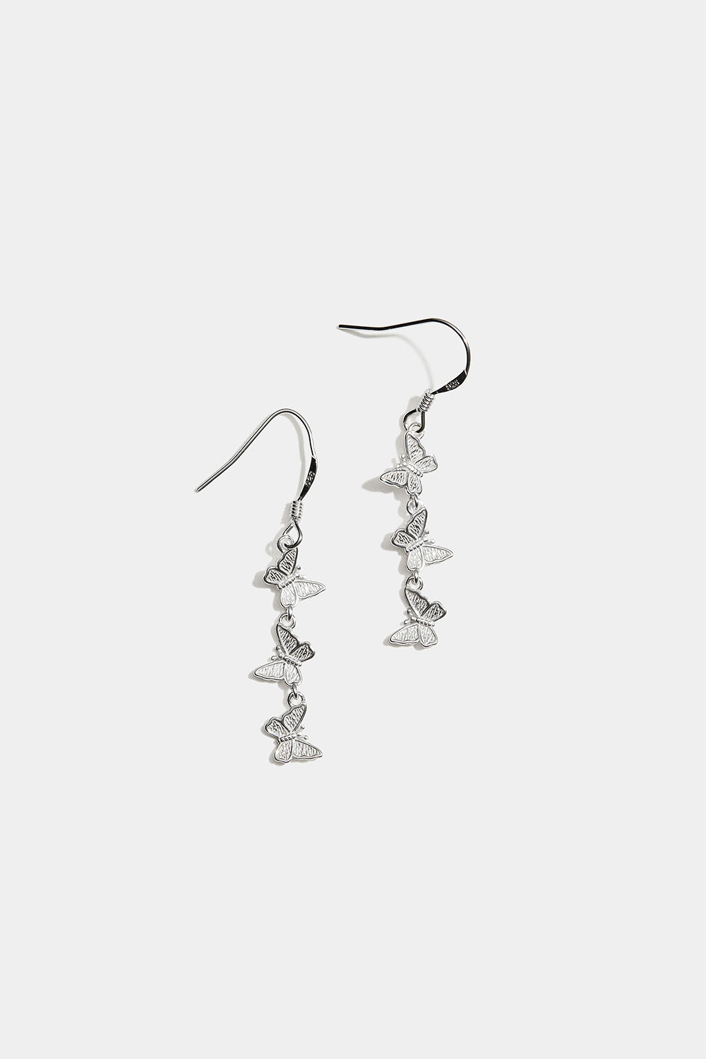 Øredobber i sterlingsølv med tre sommerfugler i gruppen Ekte sølv / Sølvøredobber hos Glitter (553005591001)