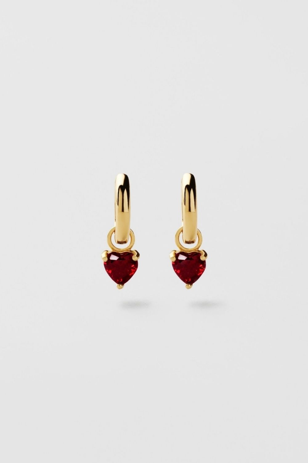Red Heart Hoops 18k Gold Plated i gruppen Safira hos Glitter (553005696002)