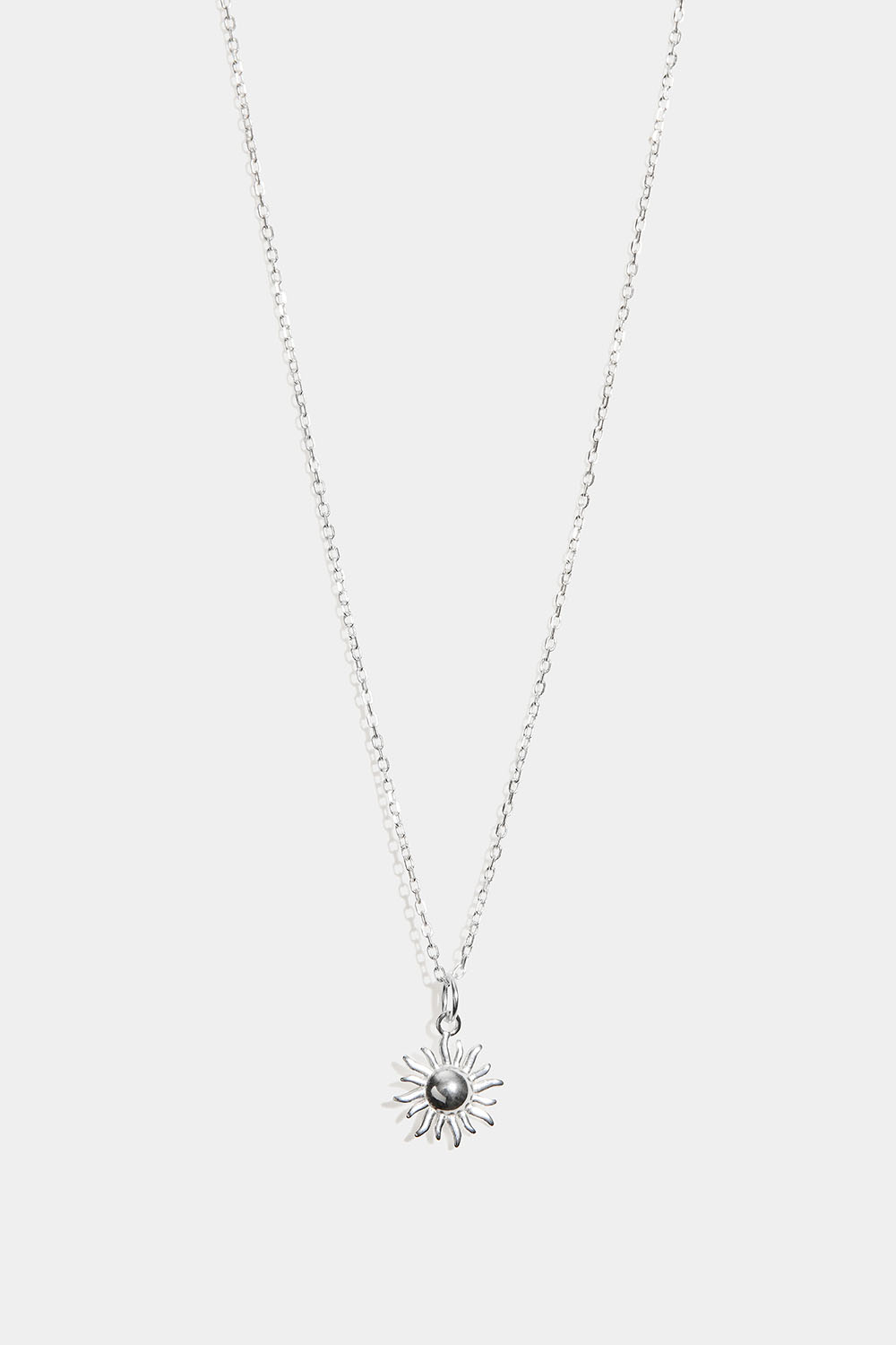 Halskjede i sterlingsølv med sol i gruppen Ekte sølv / Sølvhalskjeder / Halskjeder i ekte sølv med anheng hos Glitter (554004351001)