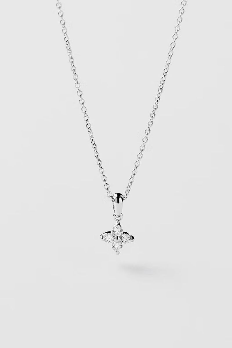 Lily Necklace i gruppen Ekte sølv / Sølvhalskjeder / Halskjeder i ekte sølv med anheng hos Glitter (554004401001)