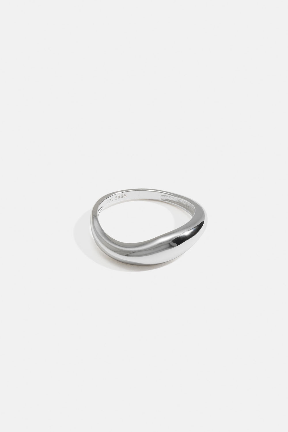 Ring i ekte sølv med ujevn form i gruppen Store week / hos Glitter (5560009210)