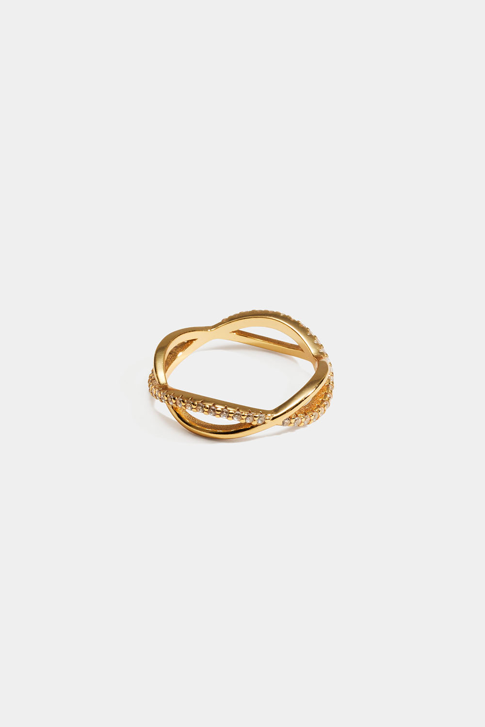 Tvunnet ring i ekte sølv belagt med 18 karat gull, med cubic zirkonia i gruppen 18 K Gullbelagt sølv / Ringer i 18 K gull hos Glitter (5560009420)