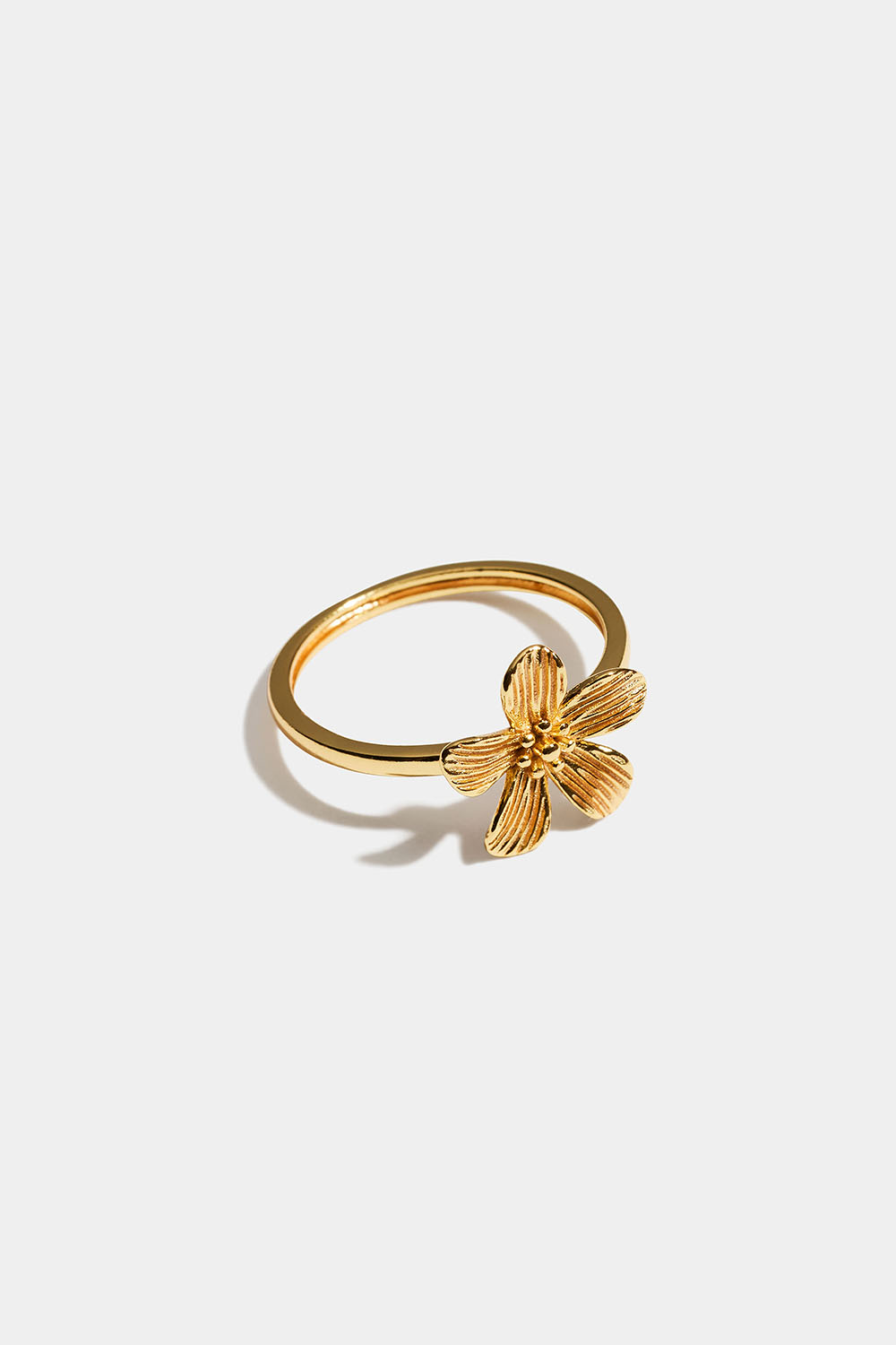 Ring i 18 karat gullbelagt sterlingsølv med blomst i gruppen Gullbelagt ekte sølv / Gullbelagte ringer hos Glitter (5560020320)