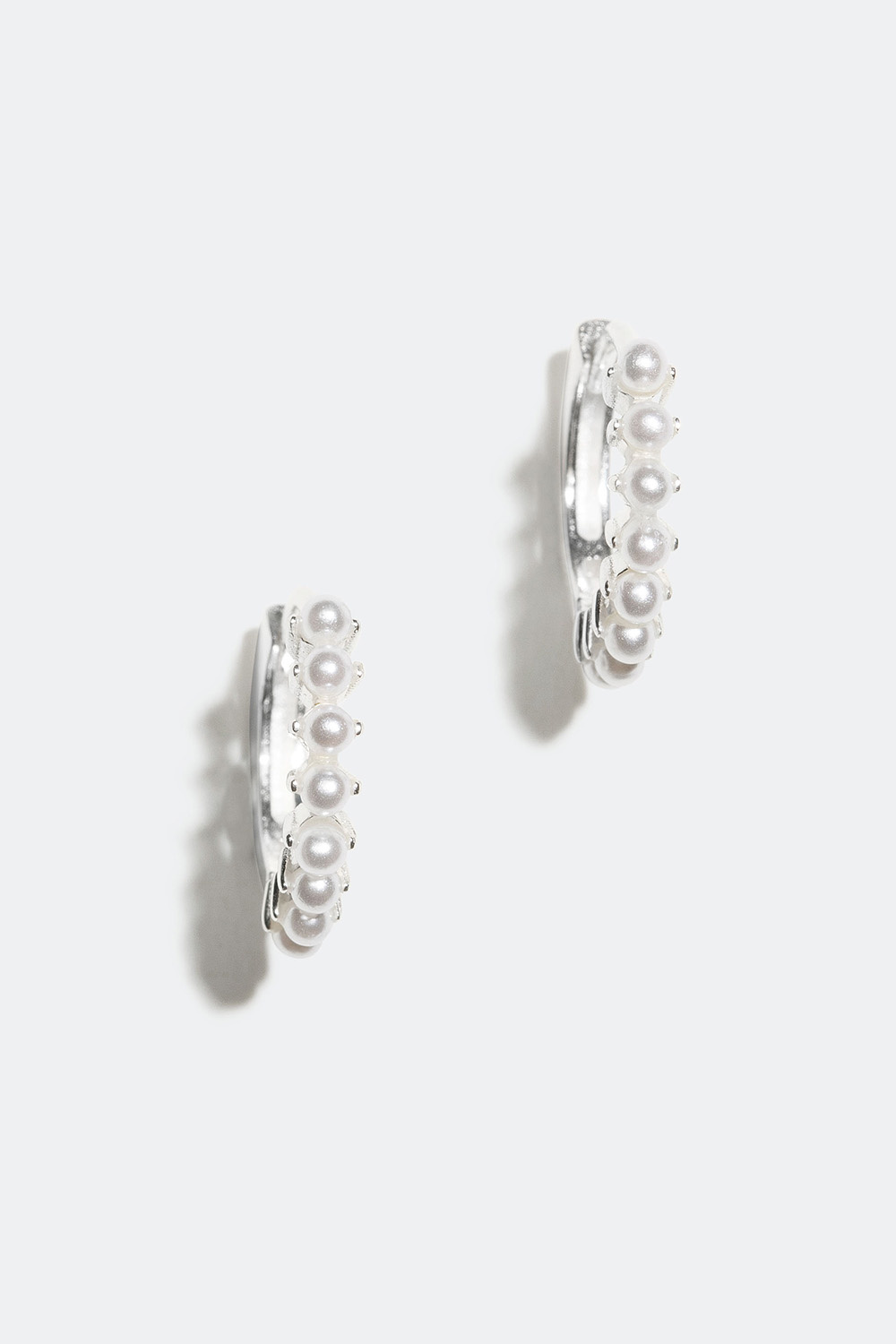 Små øreringer i ekte sølv med perler