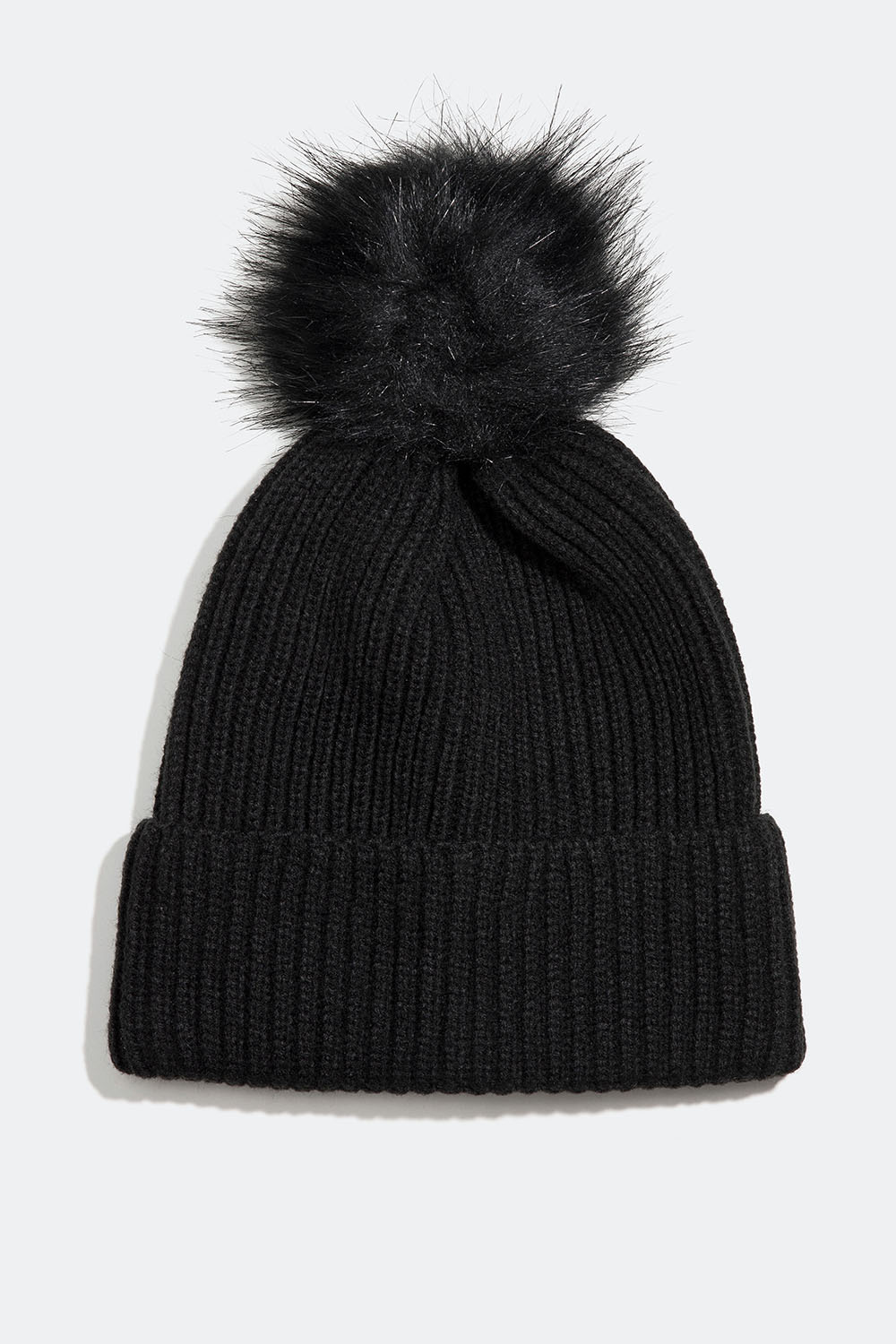 Svart ribbestrikket lue med dusk