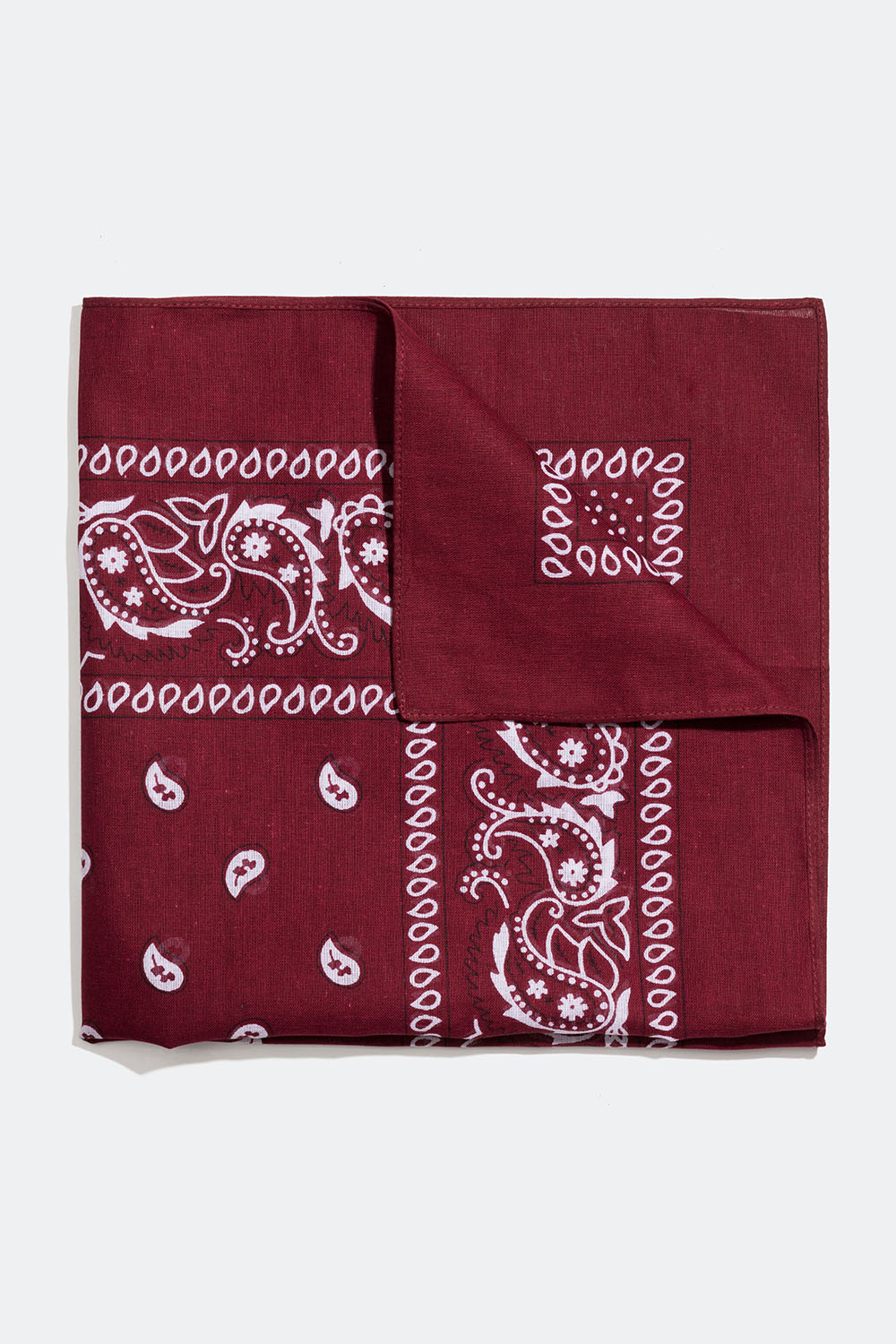 Mørkerødt skjerf med paisleymønster