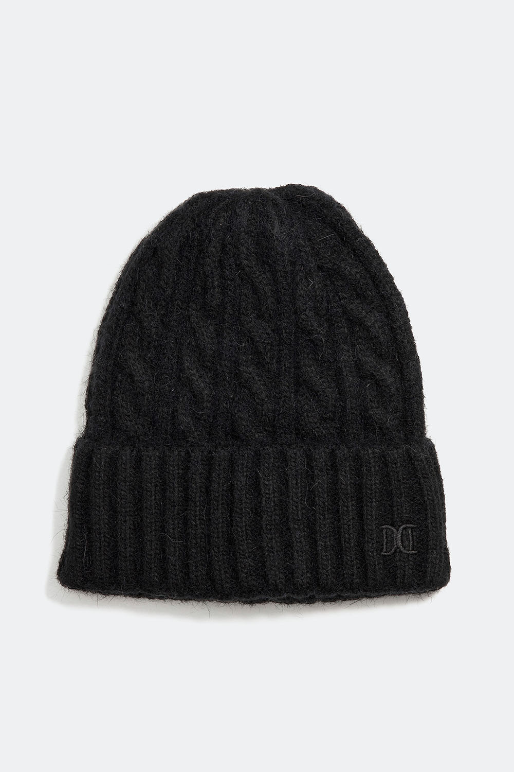 Svart, flettestrikket lue