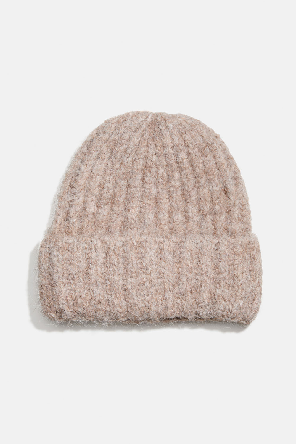 Beige ribbestrikket lue i ullblanding