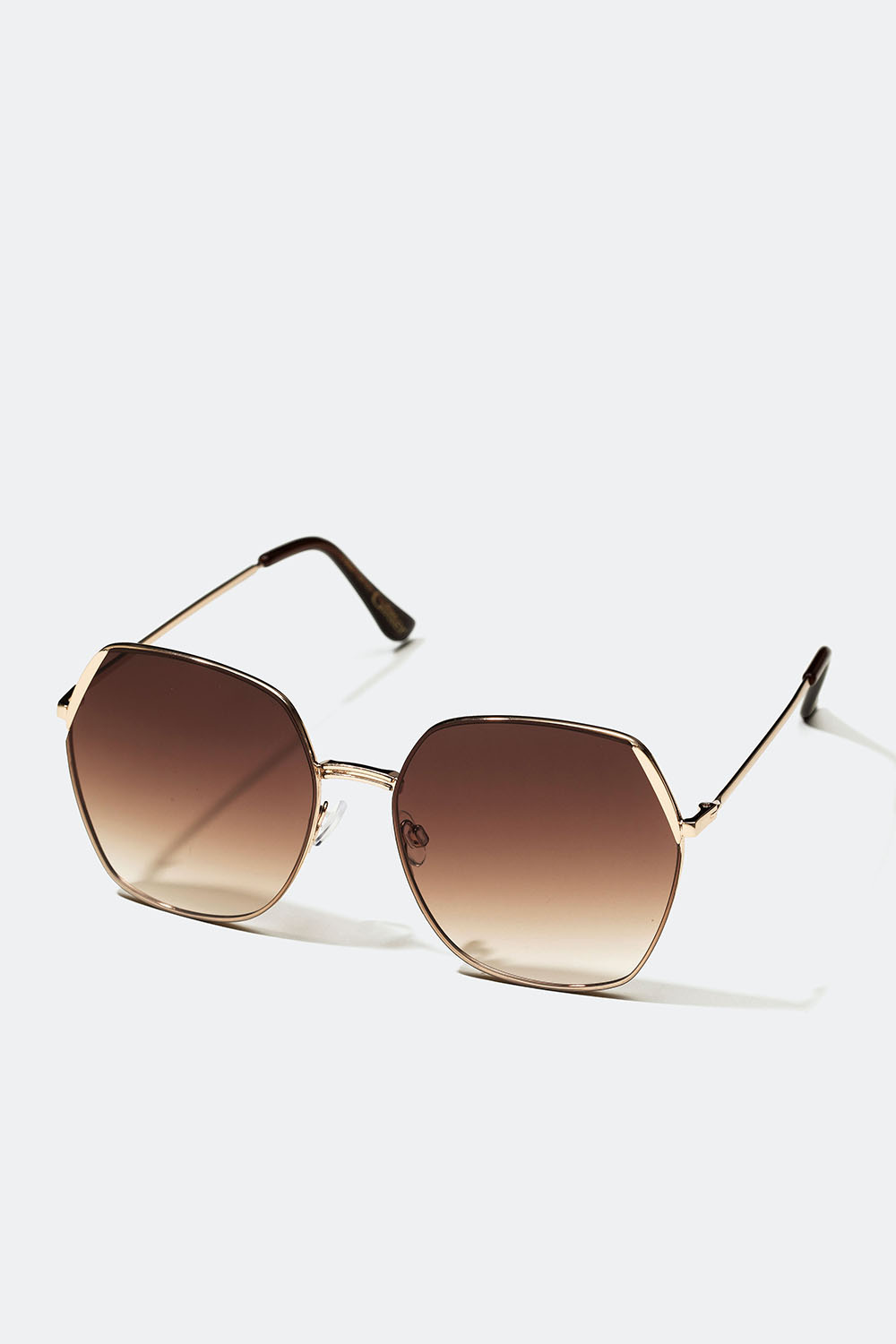 Oversize-solbriller med brune glass