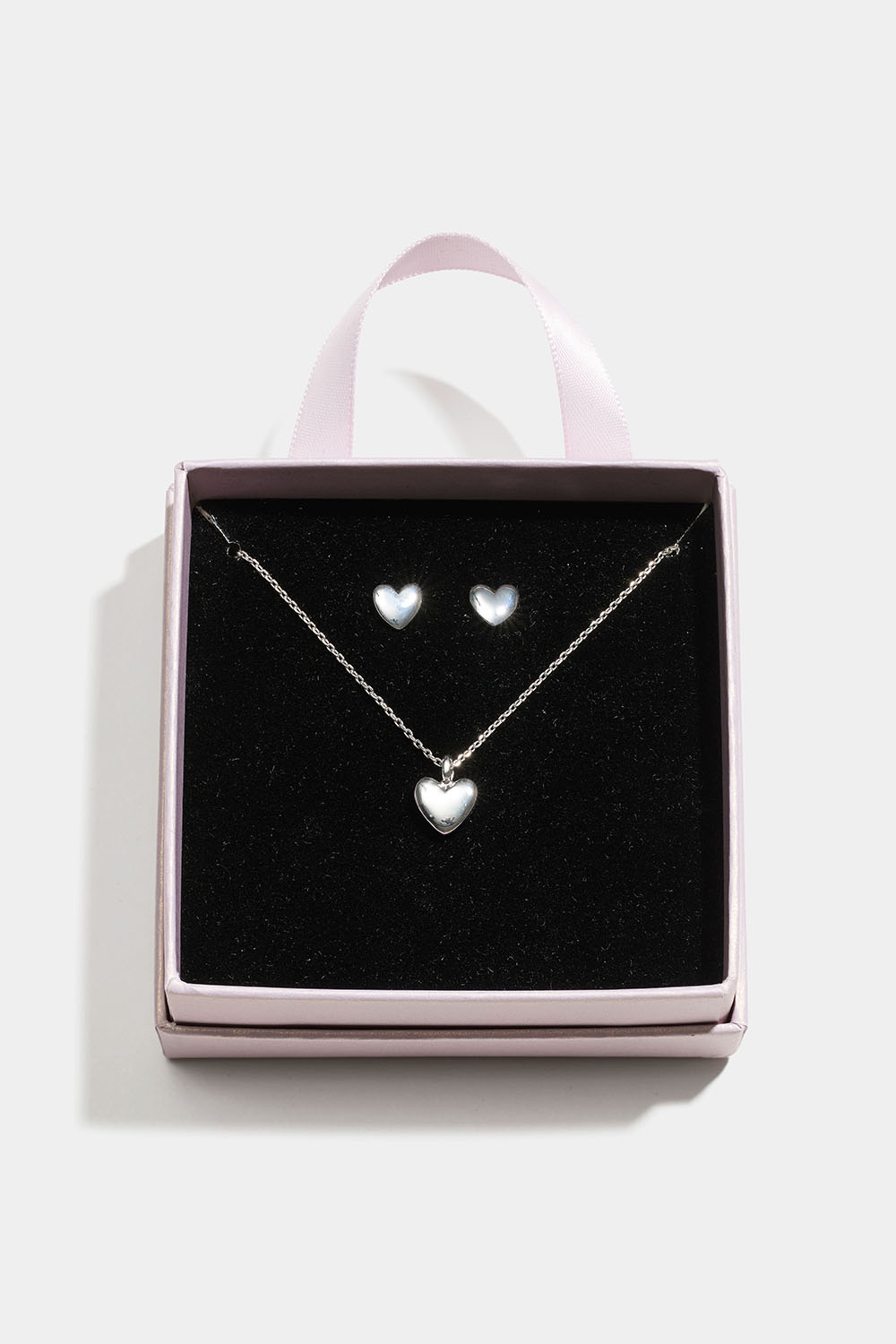Smykkesett med hjerter i gaveeske