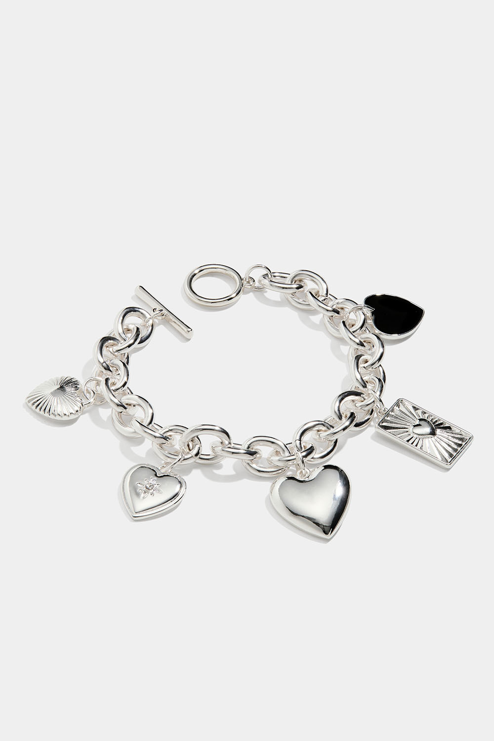 Kjedearmbånd med hjerteanheng i sølv/svart