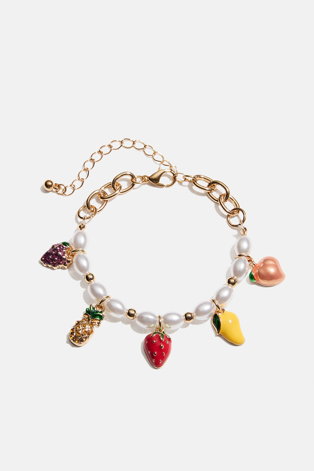 Armbånd med hvite perler og fruktanheng