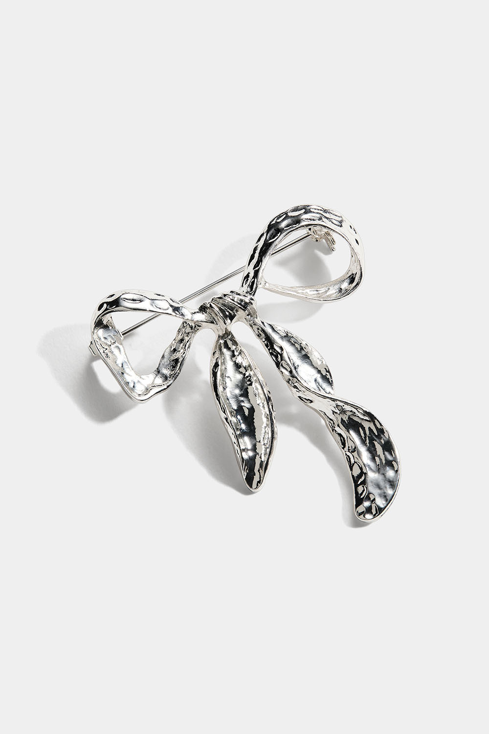 Sølje med hamret sløyfe