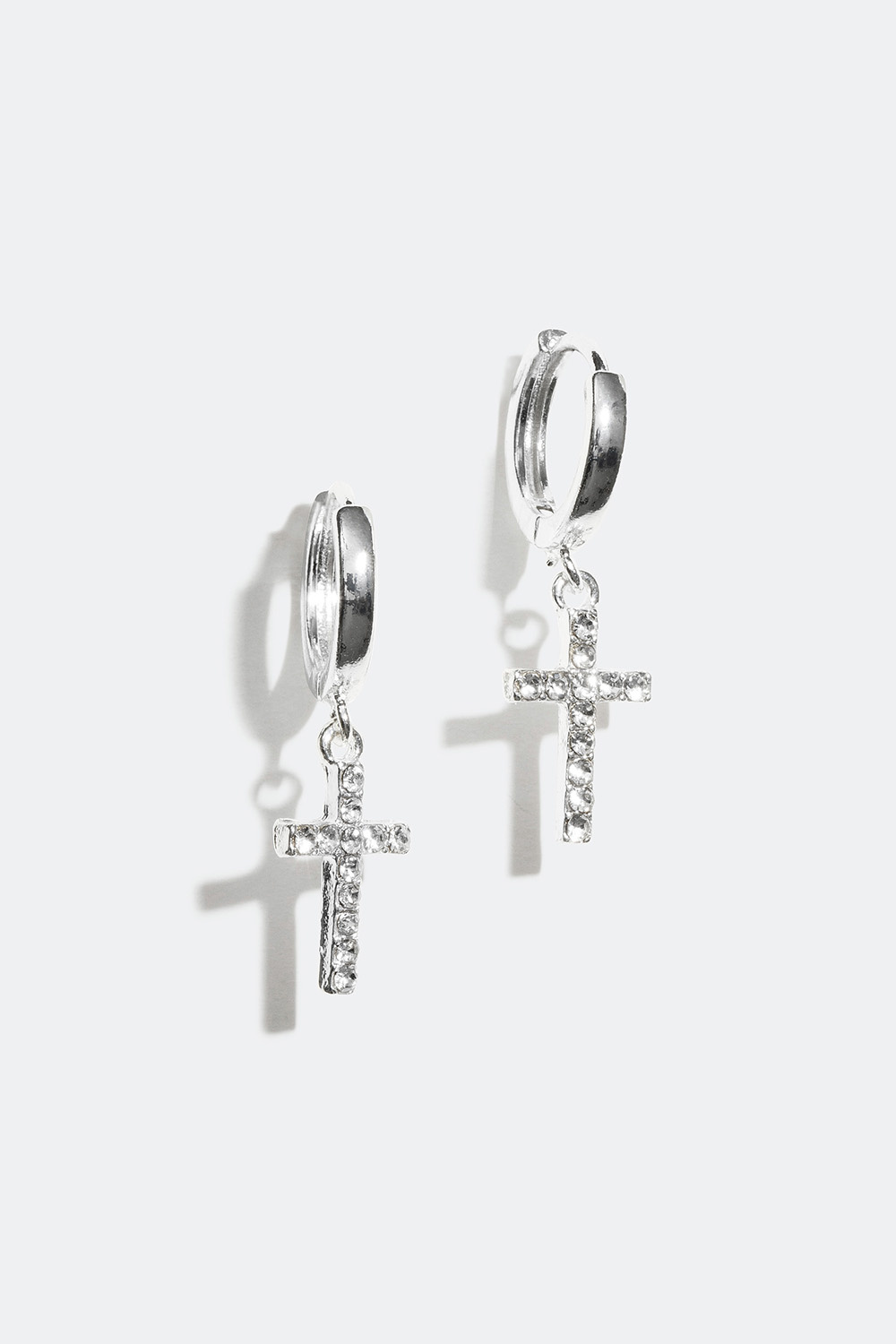 Små øreringer med kors i strass