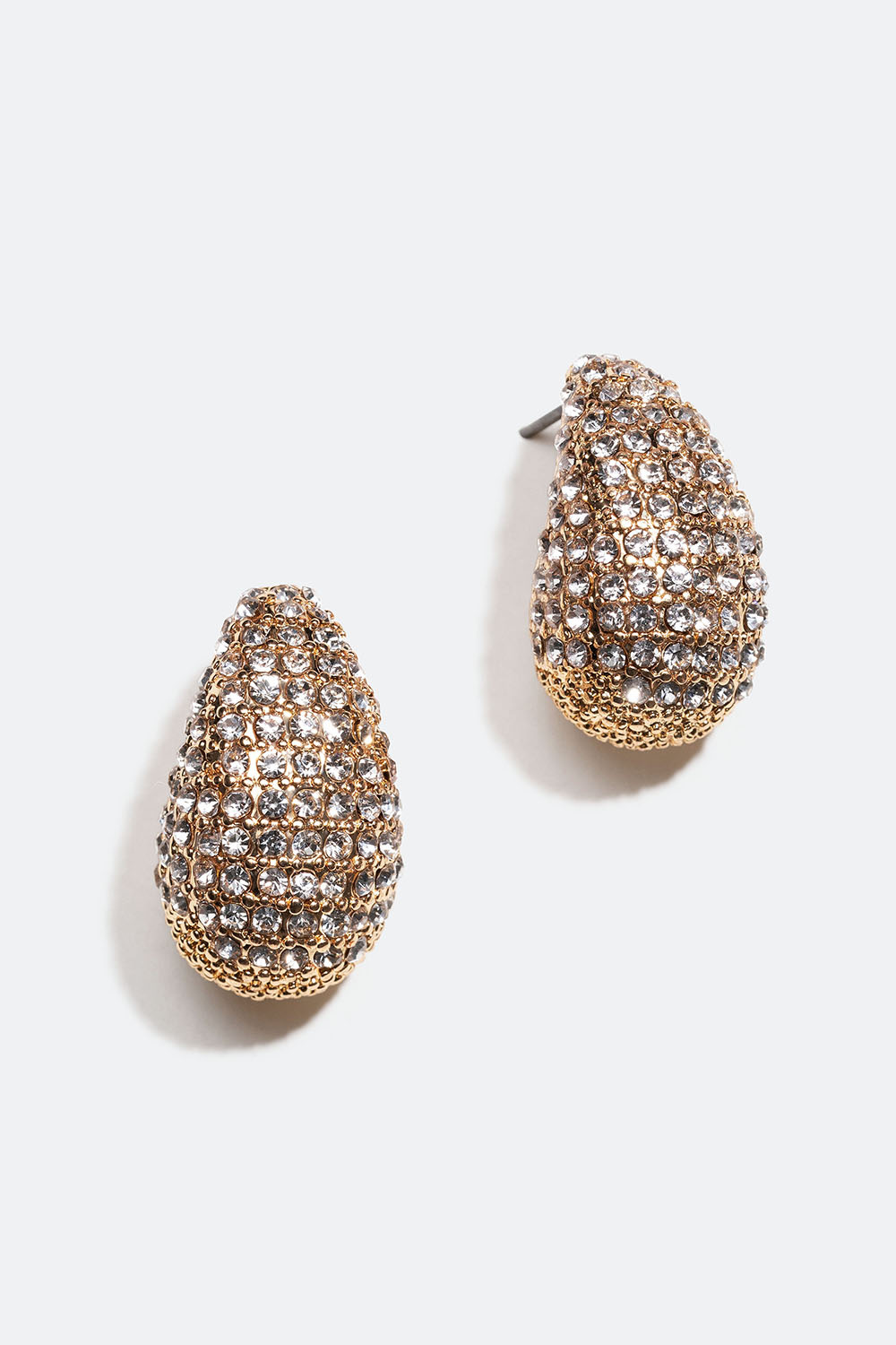 Dråpeformede, gullfargede øredobber med strass