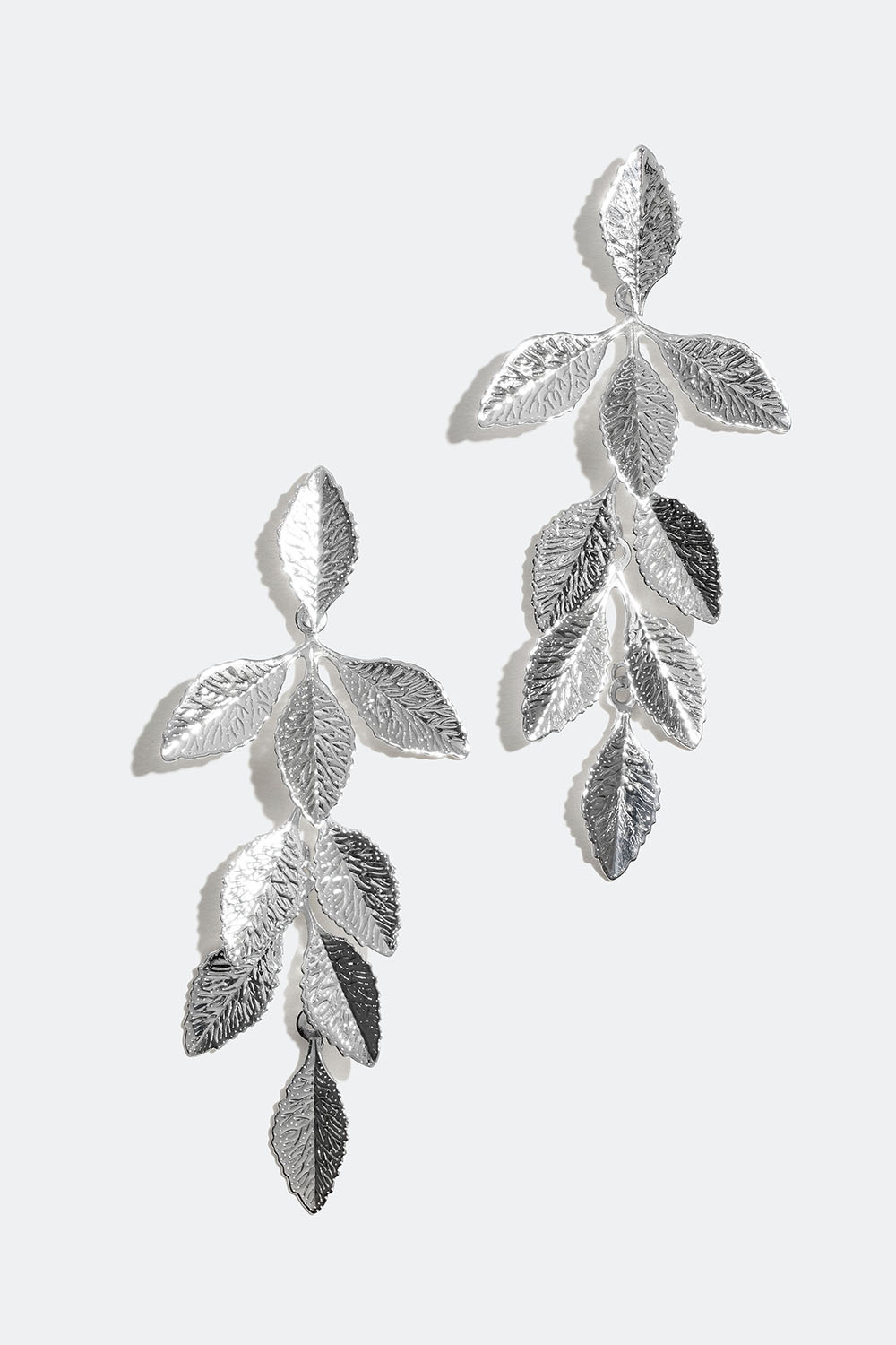 Lange øredobber med løvblad