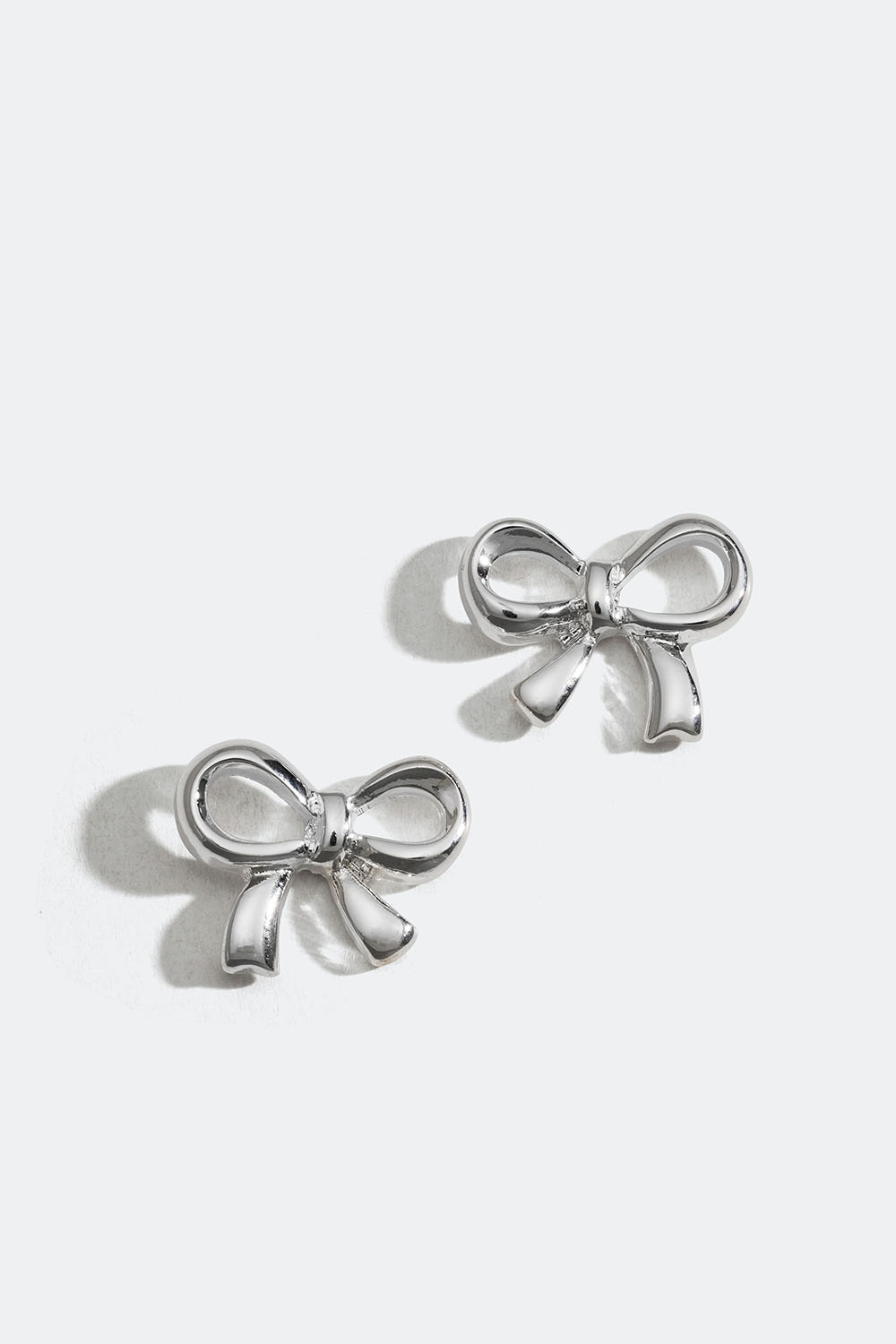 Øredobber med sløyfe