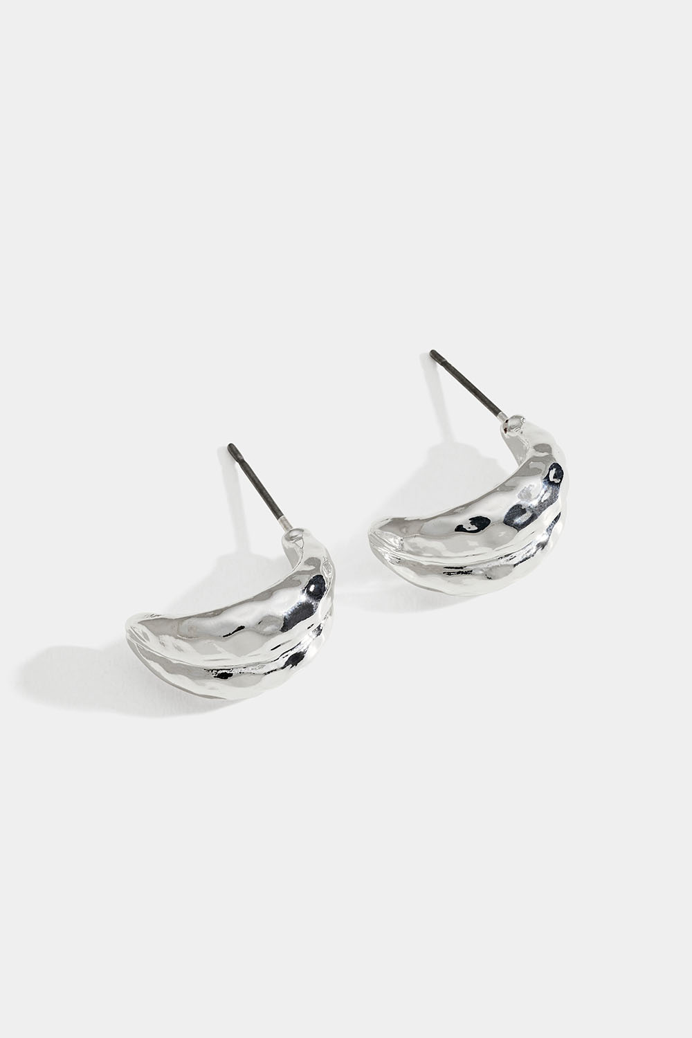 Brede hoops med hamret tekstur