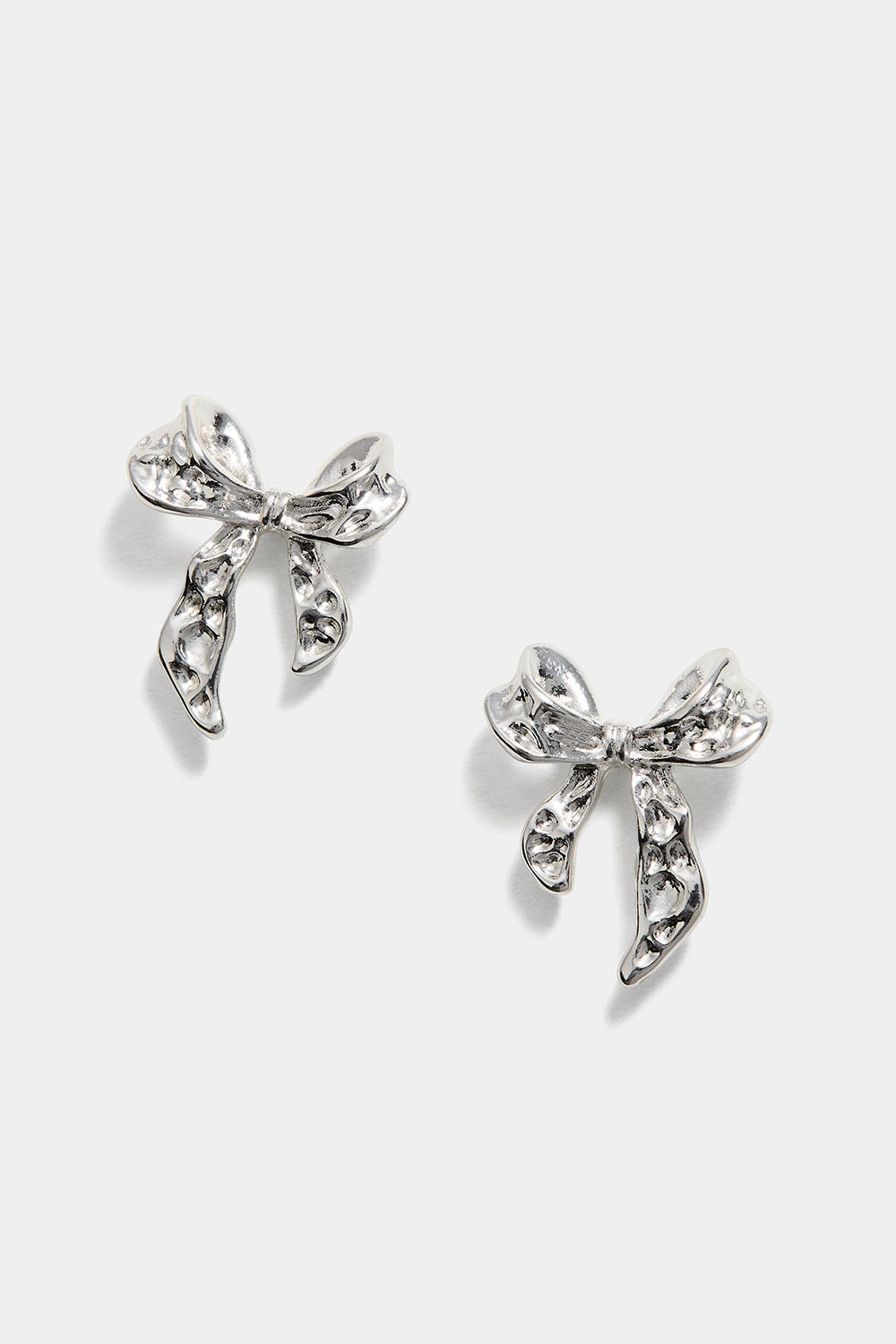 Studs med hamrede sløyfer