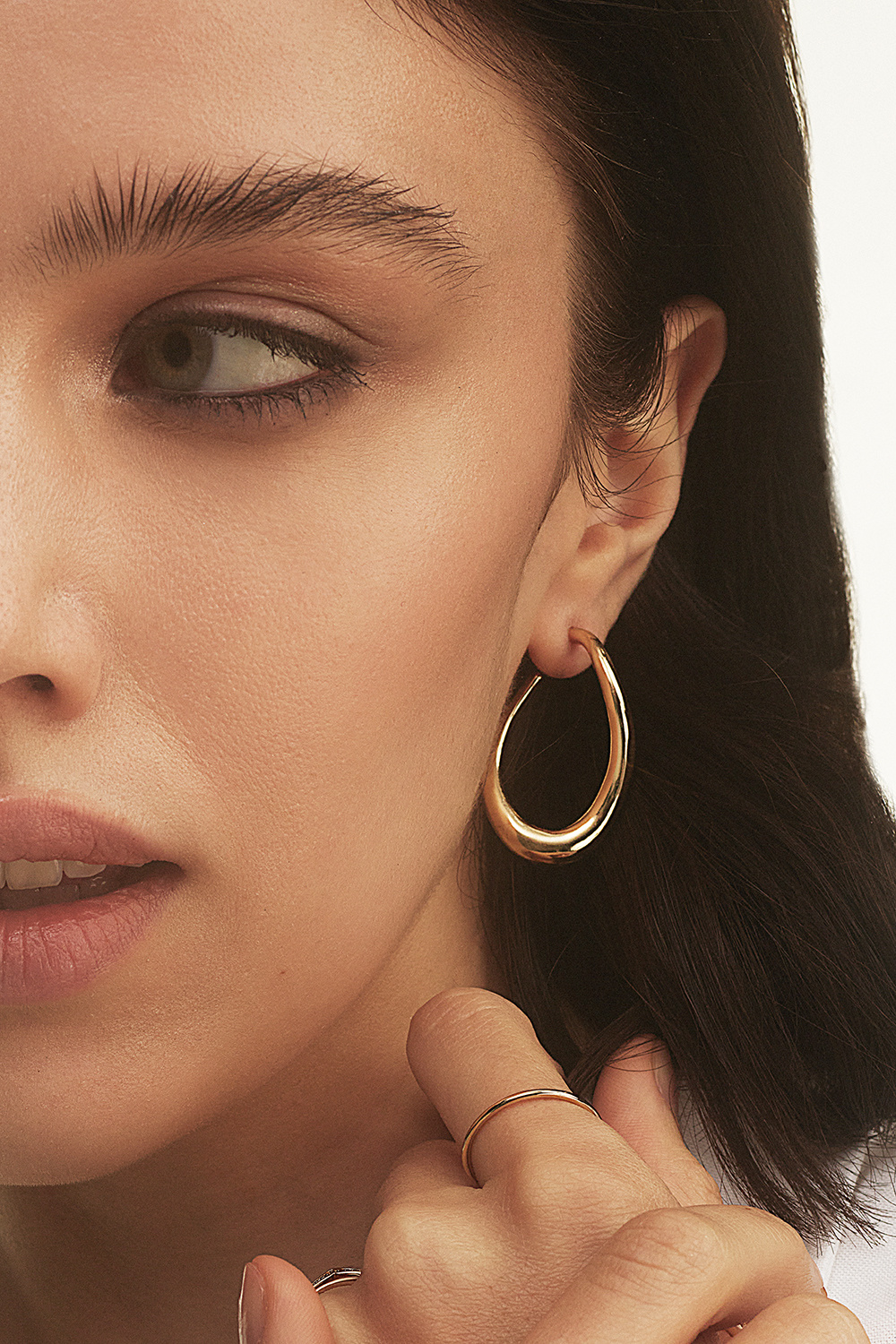 Gullfargede hoops med bølgeform