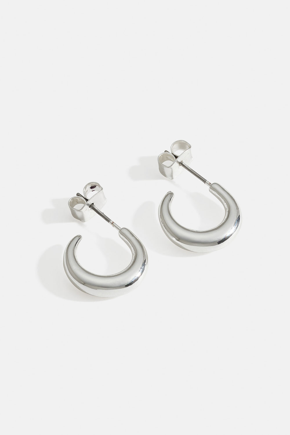 Små, avrundede hoops