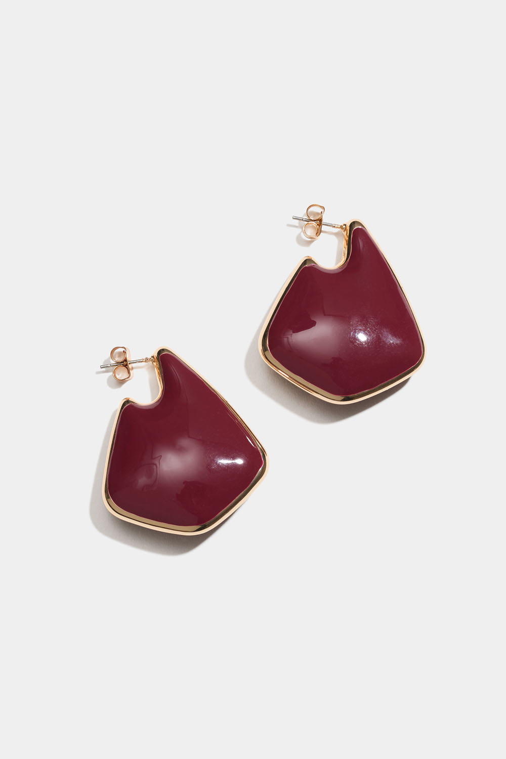 Kantede vinrøde øredobber