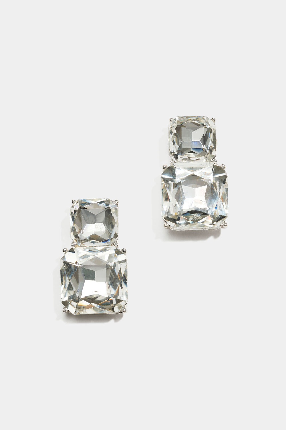 Øredobber med to kvadratiske glassteiner