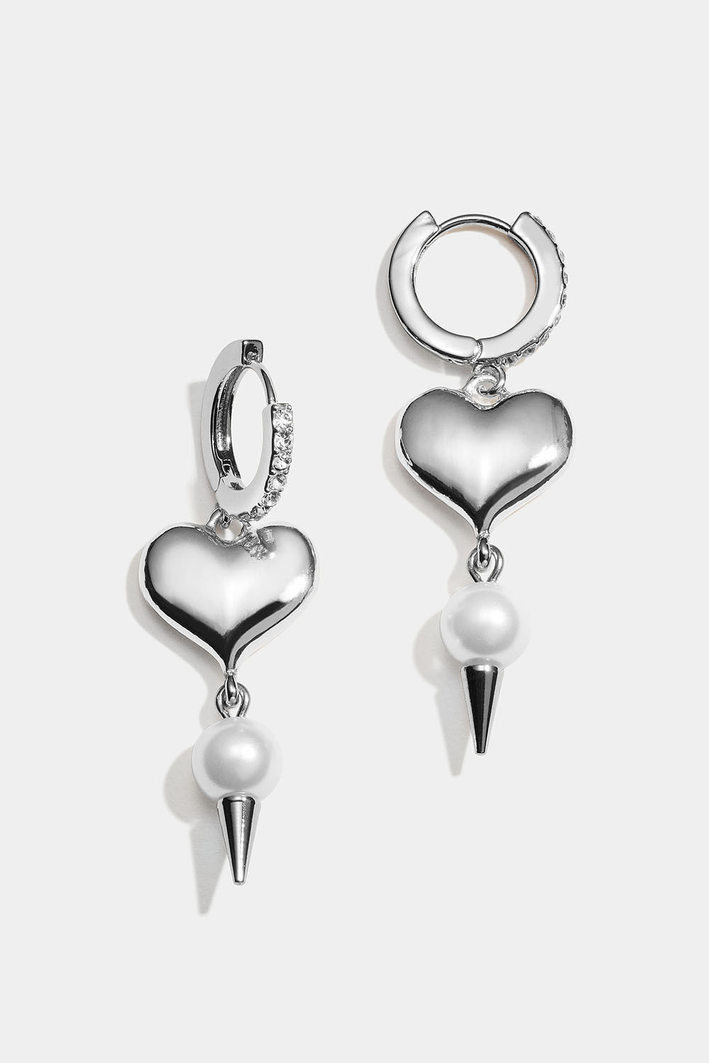 Hoops med hjerte, perler og nagler