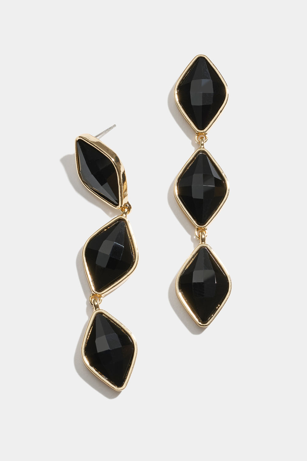 Øredobber med diamantformede svarte glassteiner