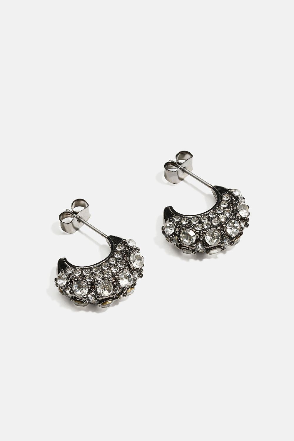 Små grå øreringer med strass