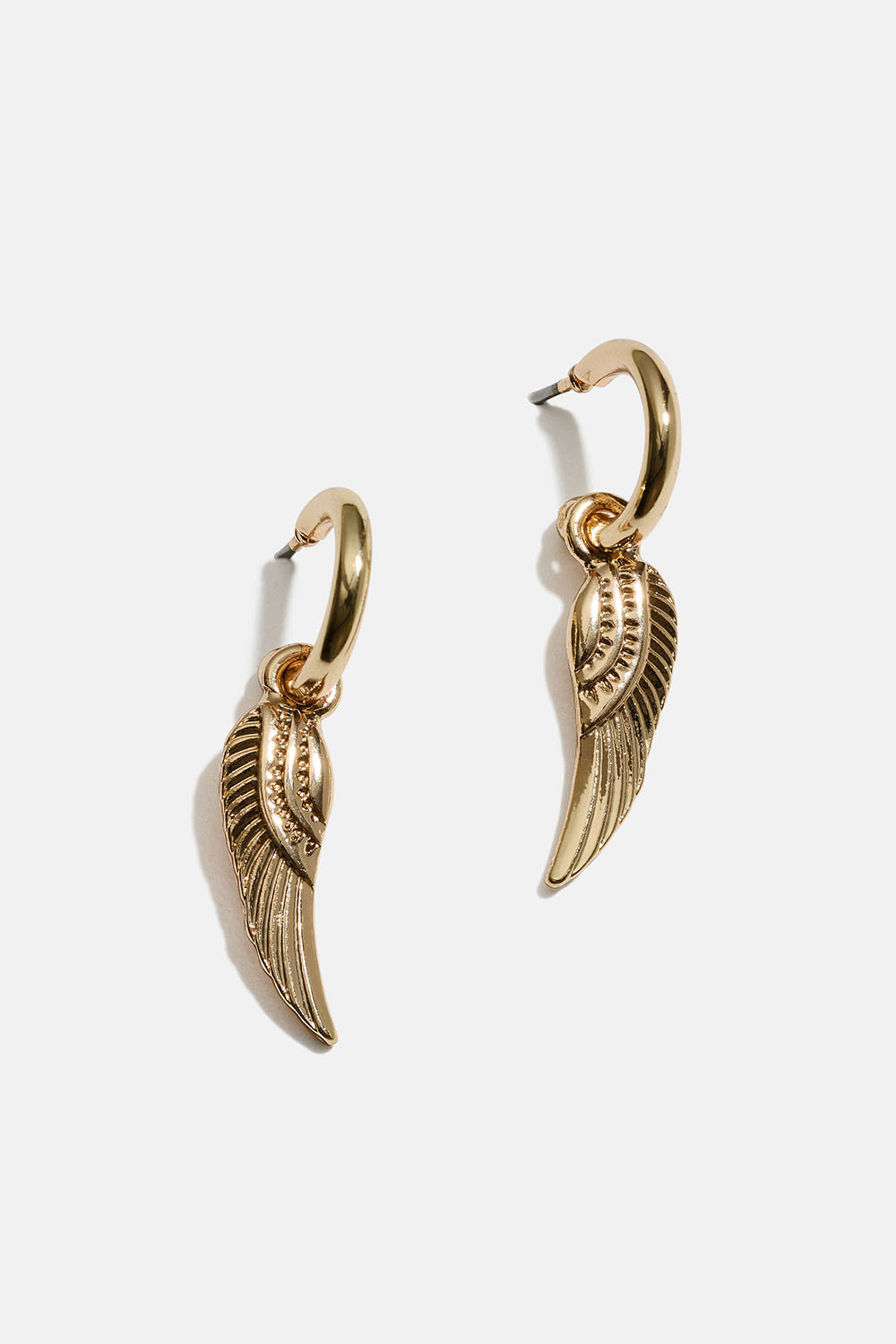 Små gullfargede hoops med små vinger