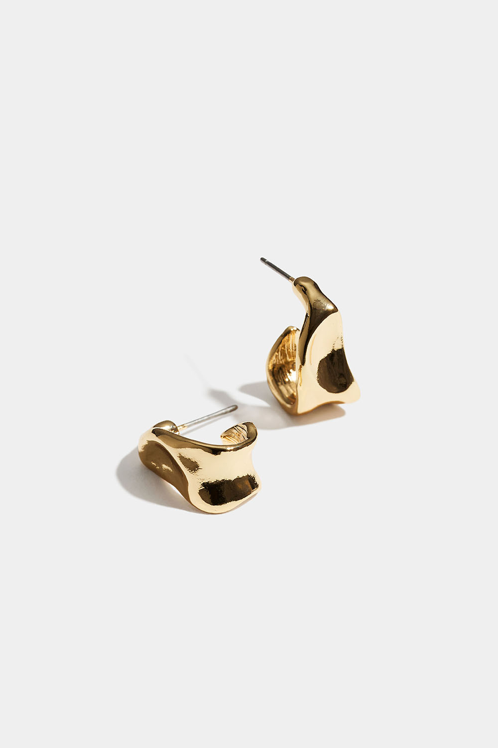 Flate gullringer med organisk design