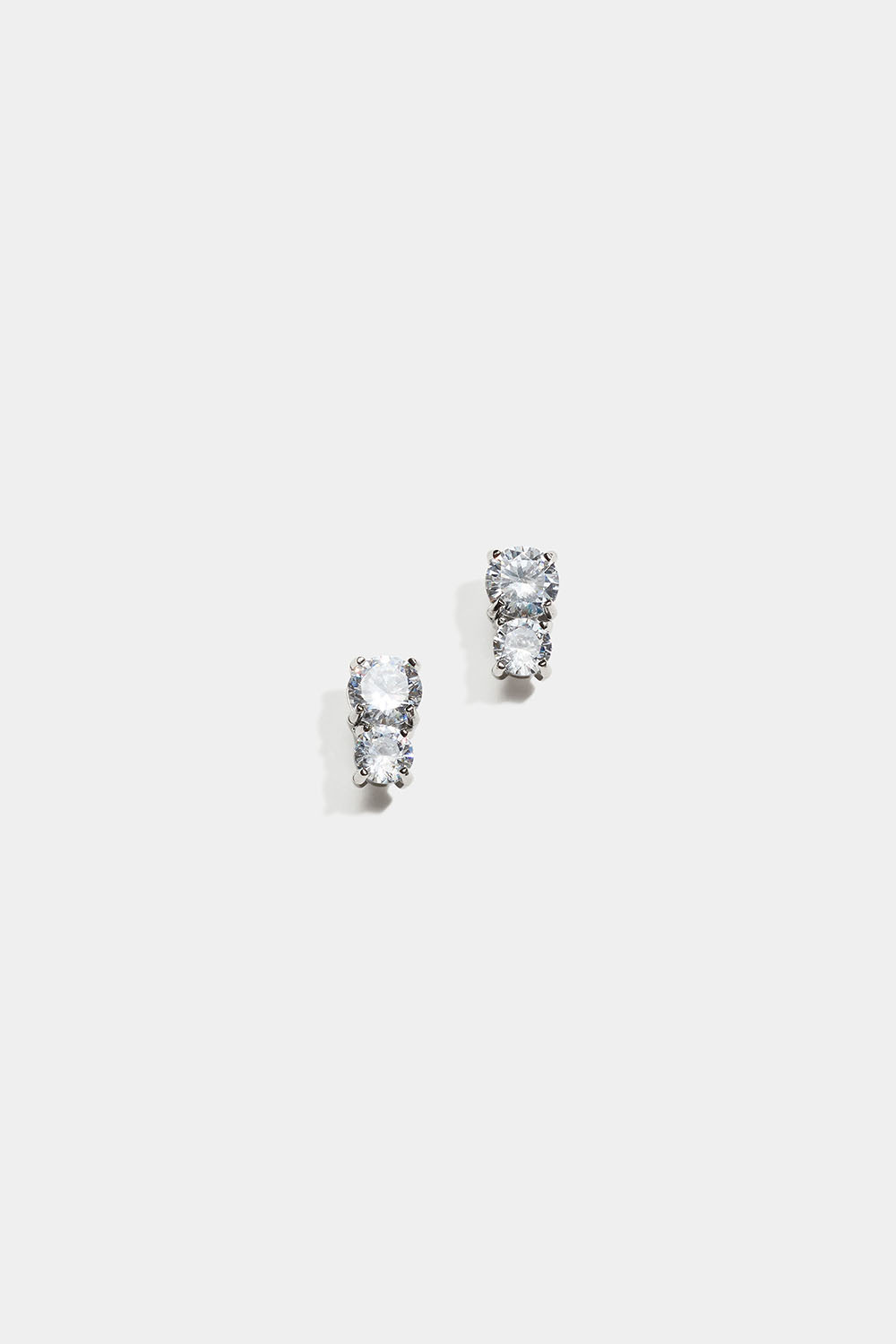 Studs i stål med to Cubic Zirconia-steiner