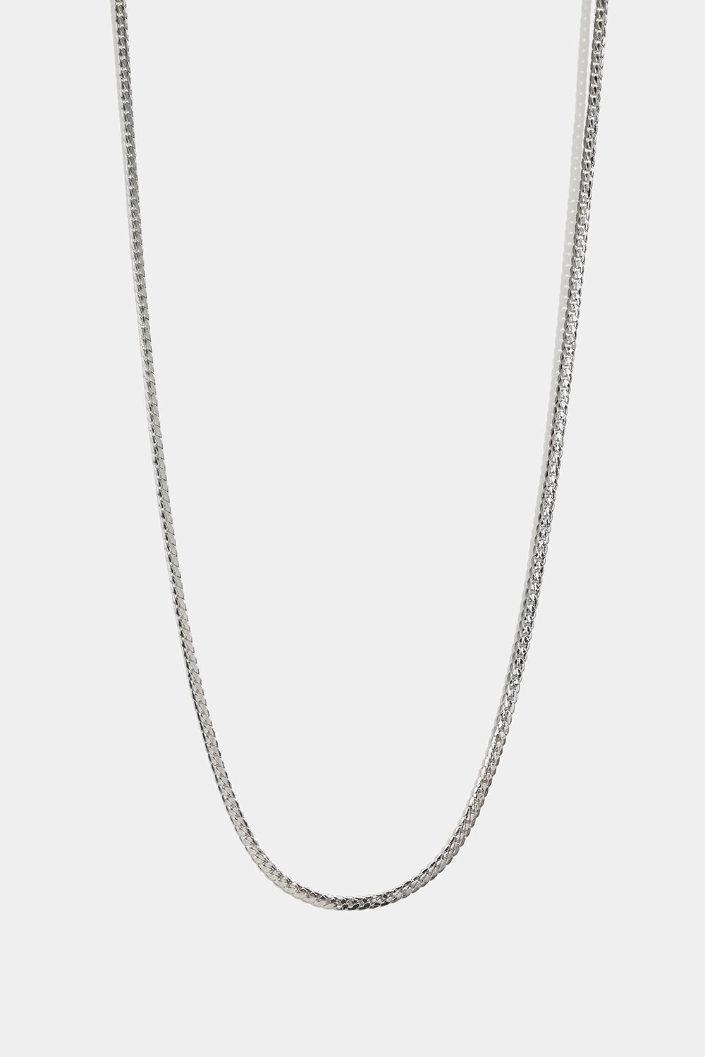 Langt, flatt halskjede