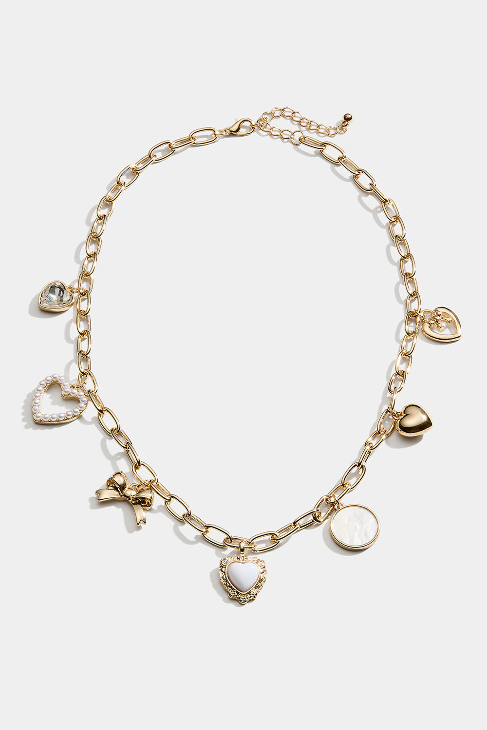 Gullfarget halskjede med charms