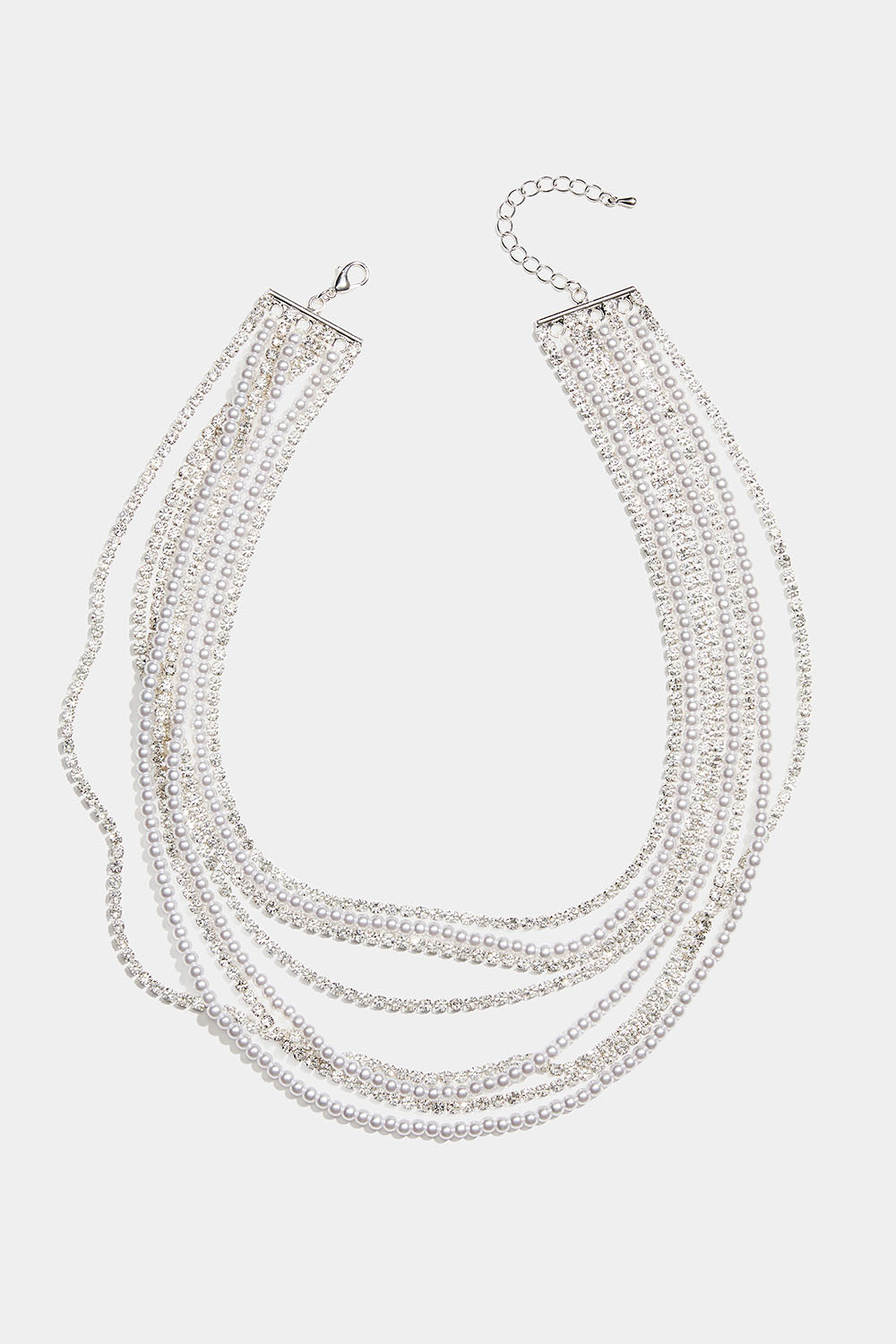Halskjede med åtte kjeder i strass og perler
