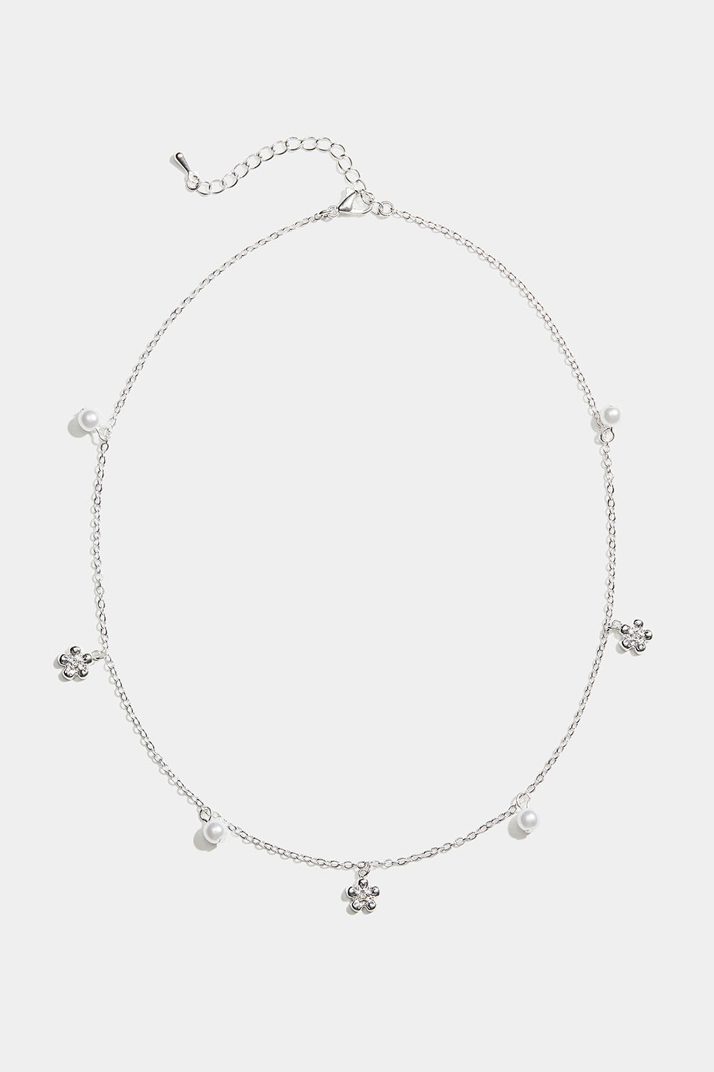 Halskjede med blomster og hvite perler