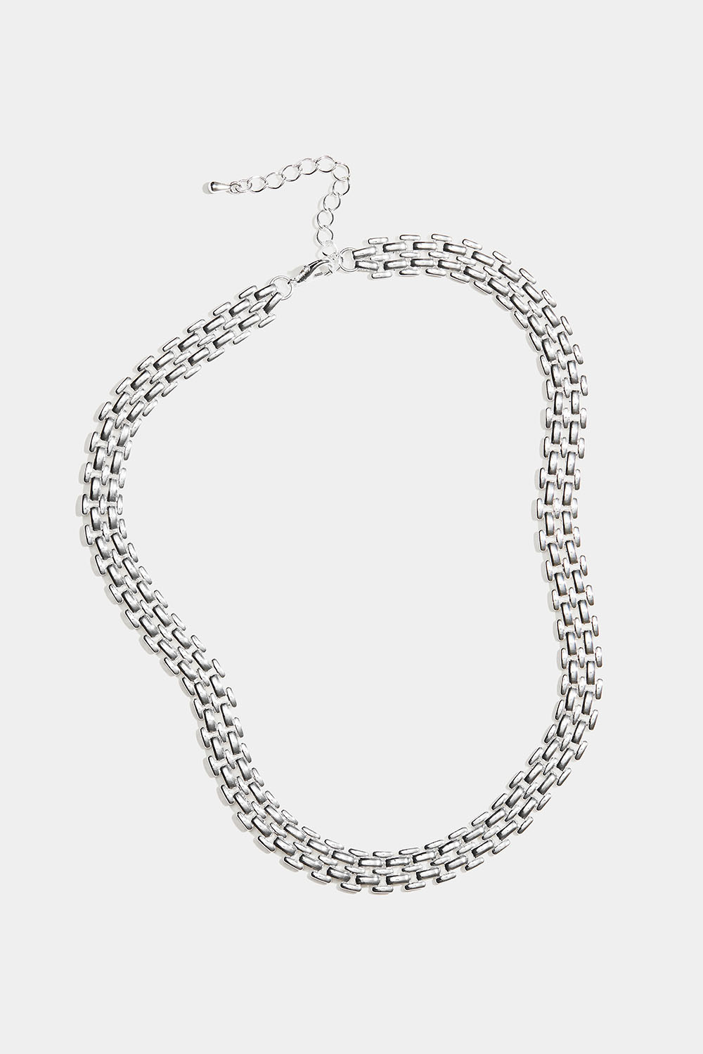 Bredt tett halskjede