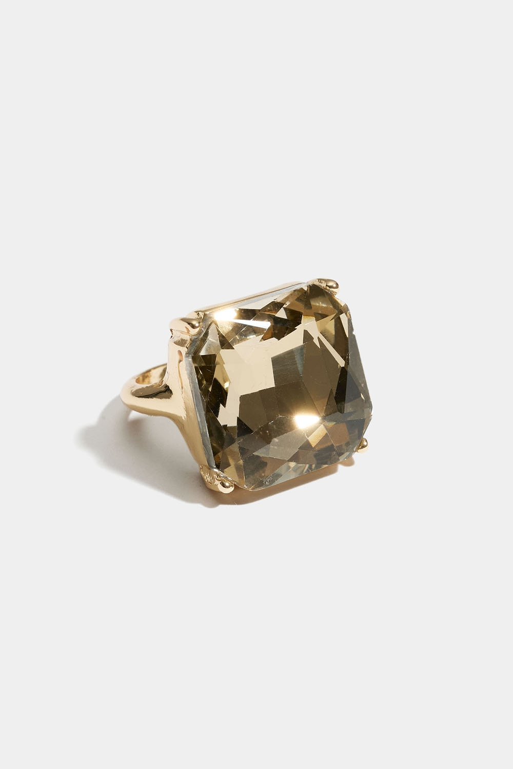 Ring med lysebrun firkantet glassstein