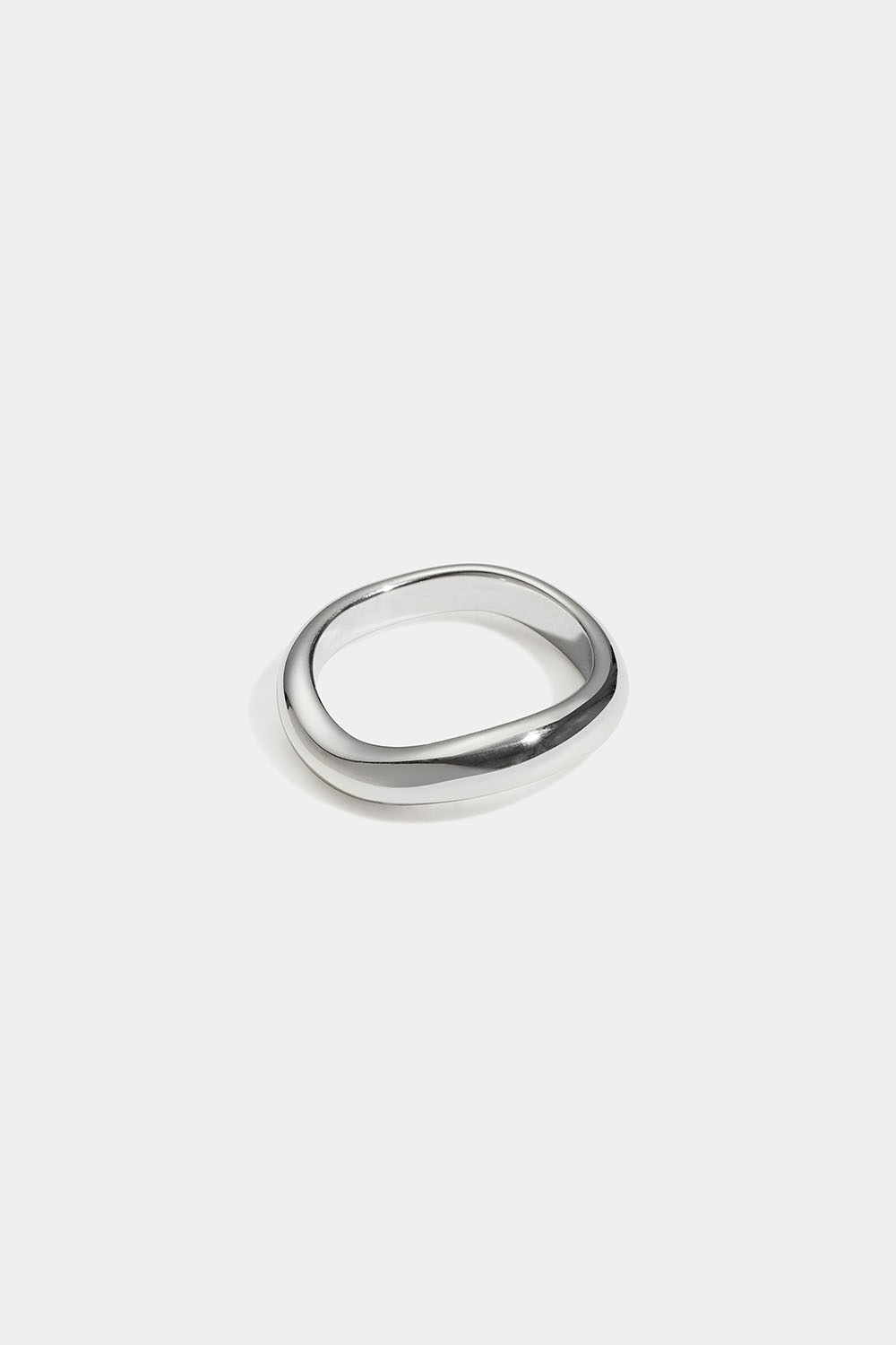 Bølgete ring i stål