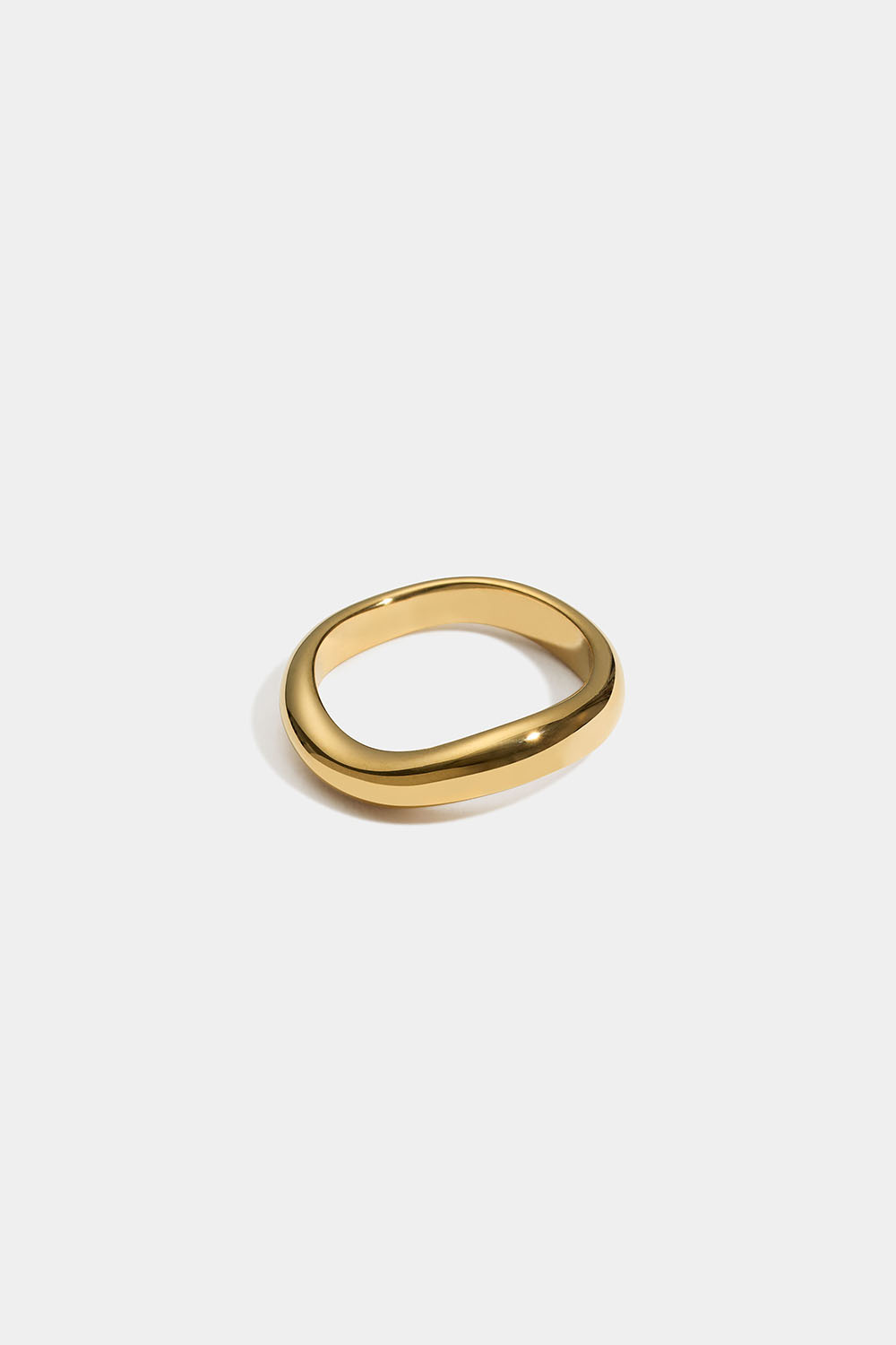 Bølgete ring i 18 k gullbelagt stål