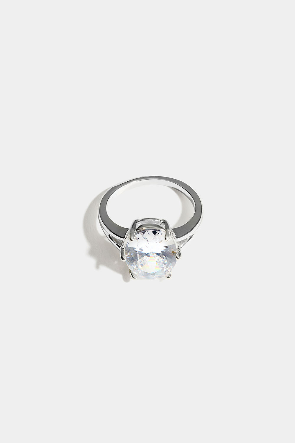 Ring med stor klar glassstein