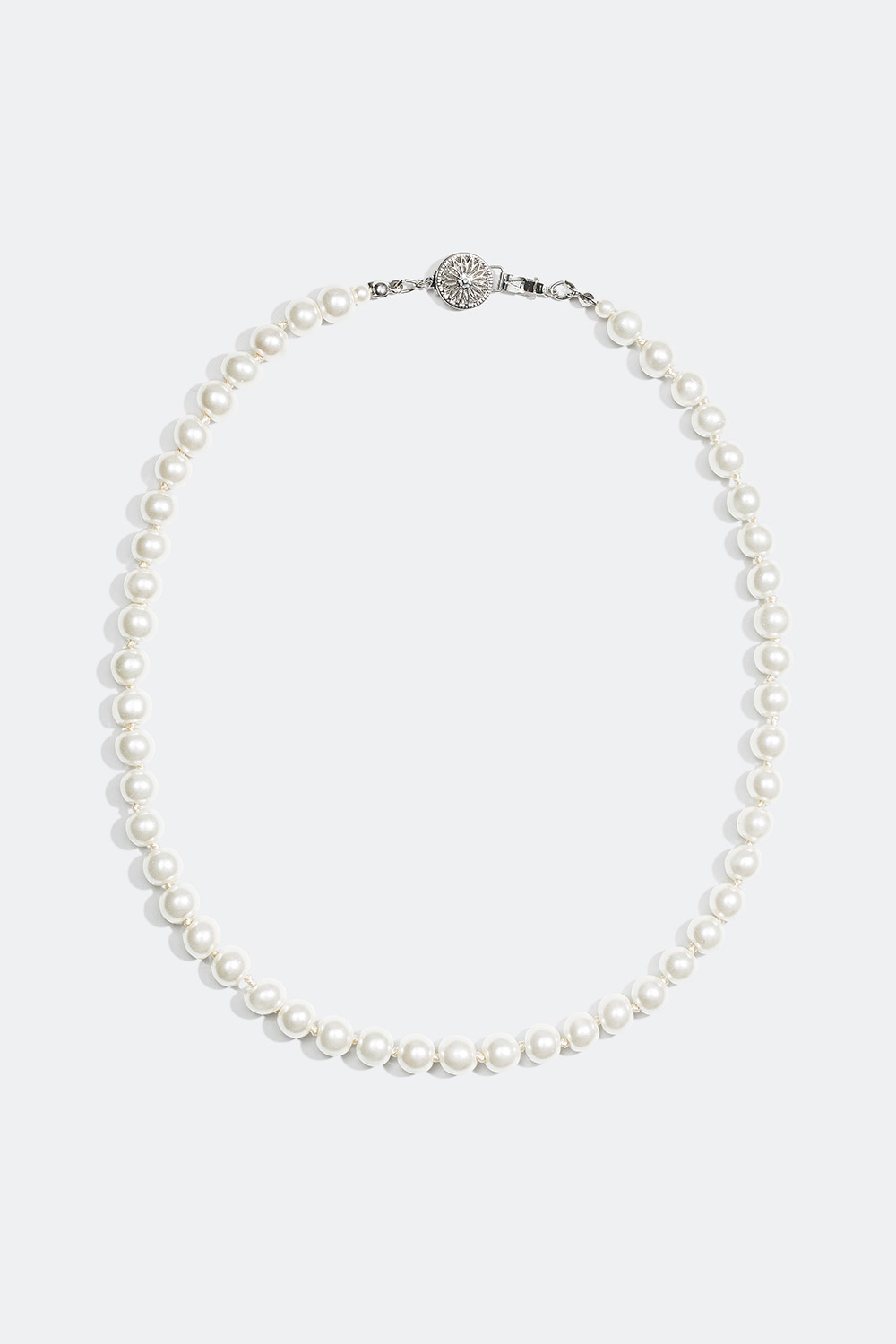 Klassisk halskjede med plastperler, 42cm