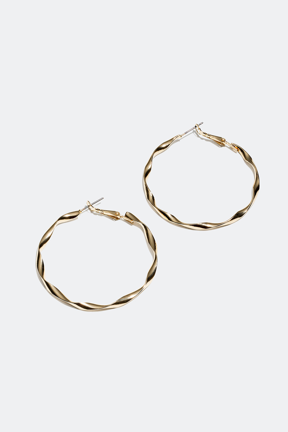 Store, smale og vridde øreringer