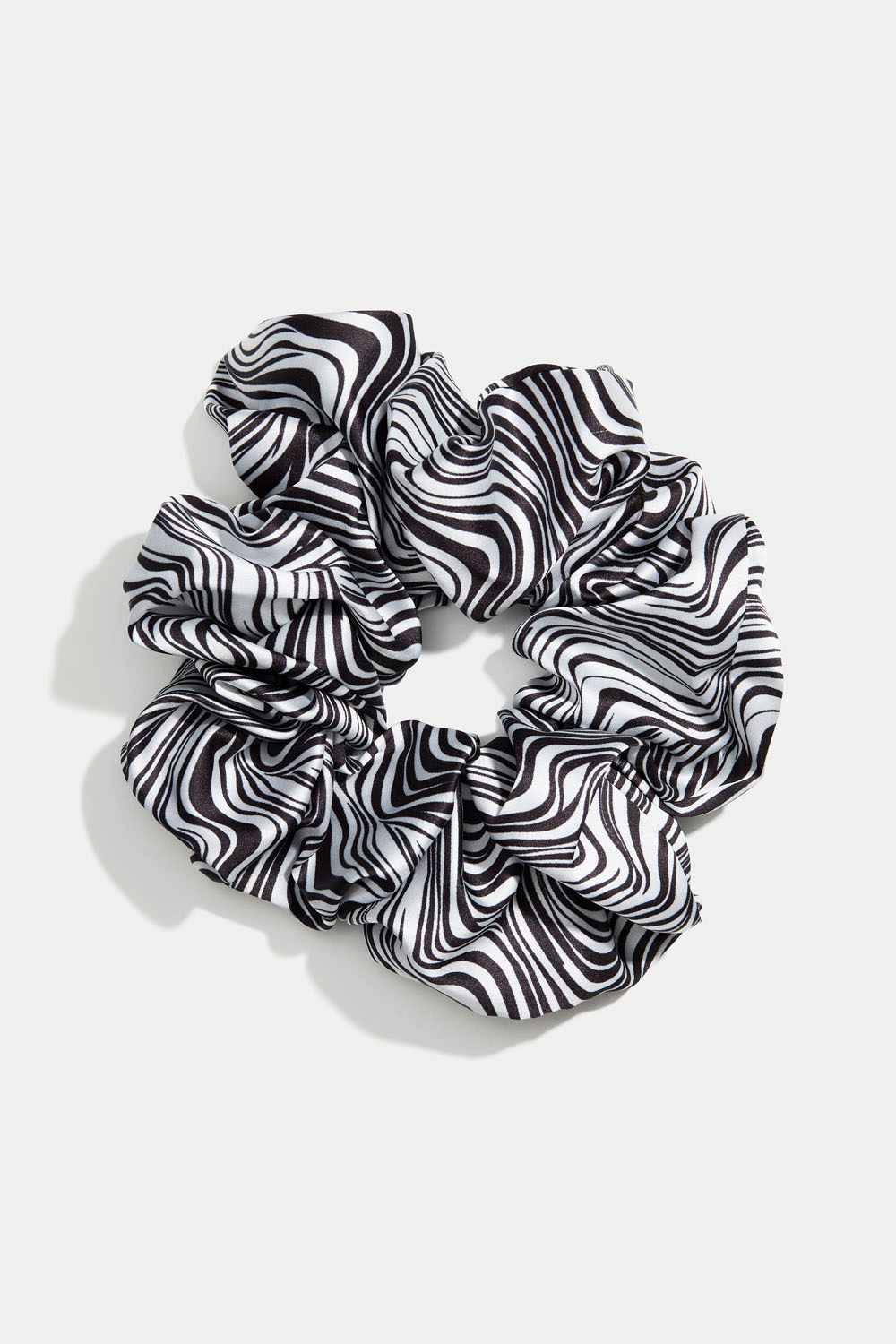 Svart-hvit scrunchie